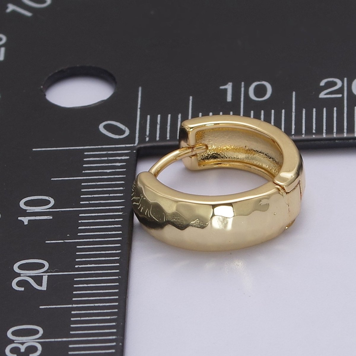 Gold Faceted Huggie Hoop Earring Medium Thick Hoop Earrings, Everyday Earring V-138 - DLUXCA