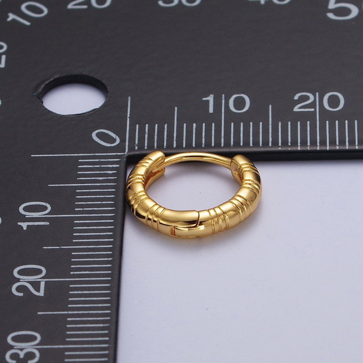 Gold Huggie Earring Minimalist Line Textured Gold Earring for Fashion Jewelry | AD-047 AD-051