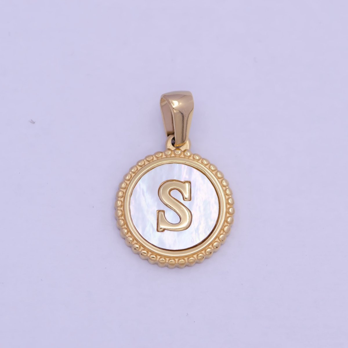 Gold Initial Letter Necklace Pendant Alphabet Charm Shell Pearl Letter Minimalist Jewelry Supply Coin Pendant for Necklace Bracelet A-888-A-900