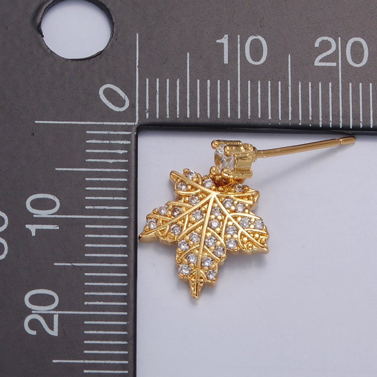 Gold Maple Leaf Stud Earring T-401 - DLUXCA