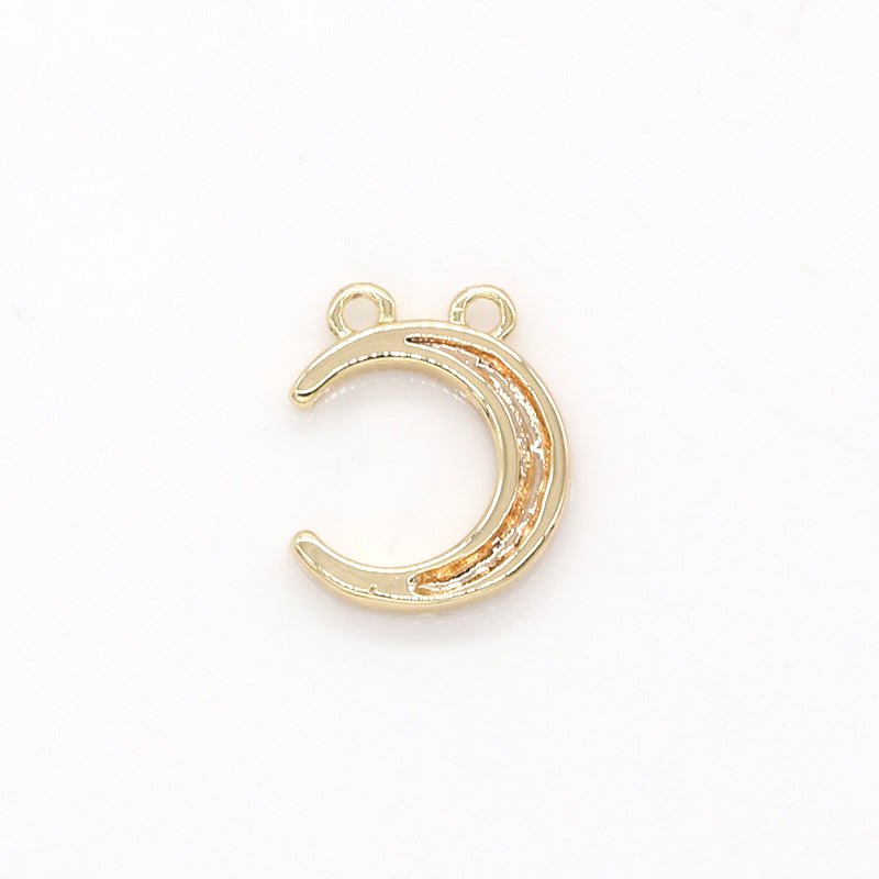 Gold Plated Crescent Moon Charm, Plain Gold Celestial Crescent Moon Golden Sky Object Nature Charm Pendant GP-747