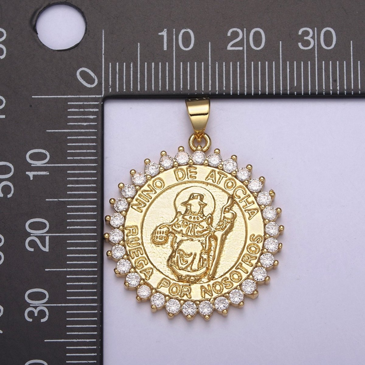 Gold Santo Nino de Atocha Medallion Pendant H-757 - DLUXCA