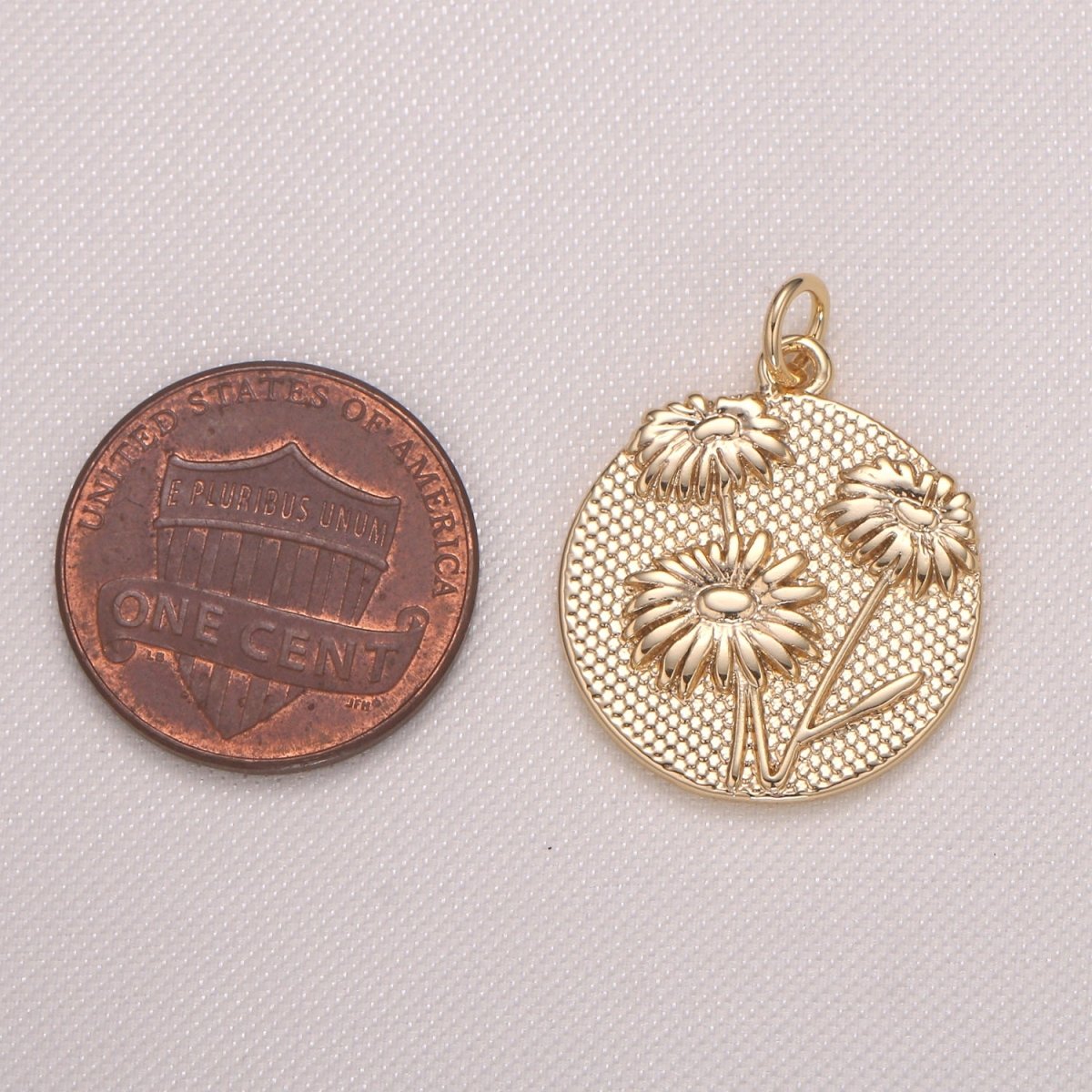 Golden Daisy Flower Medal Rustic Coin Charm, Gold Plated Floral Nature Medallion Charm Pendant GP-943