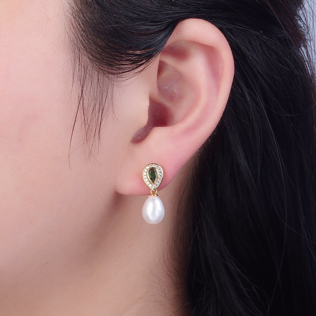 Green Emerald CZ Tear Drop Stud Earring With Pearl T-540