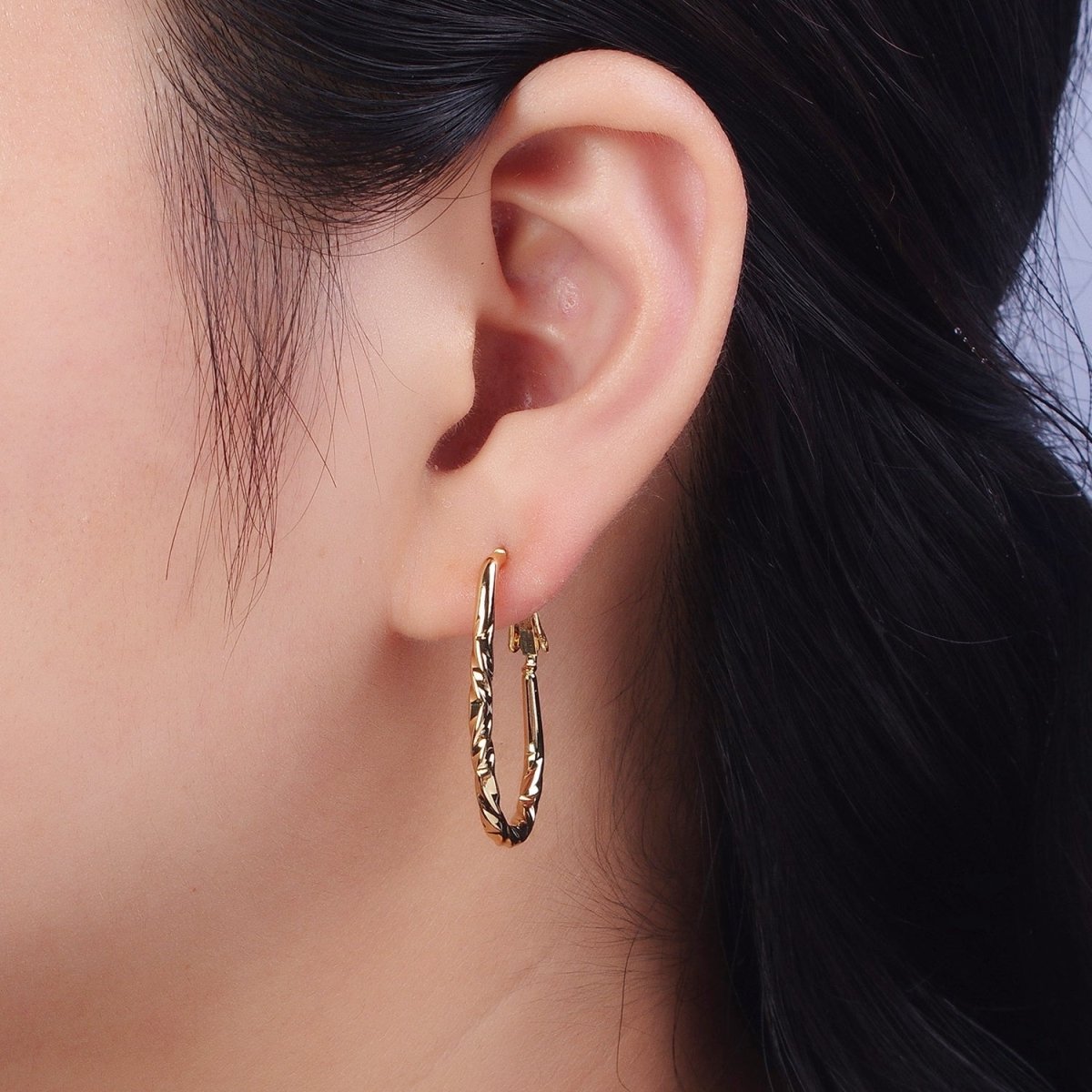 Hammered Hoop Earrings - Minimalist Hoop Earrings - Modern Hoop Earrings - Gold Oval Hoop Earrings Q-342 - DLUXCA