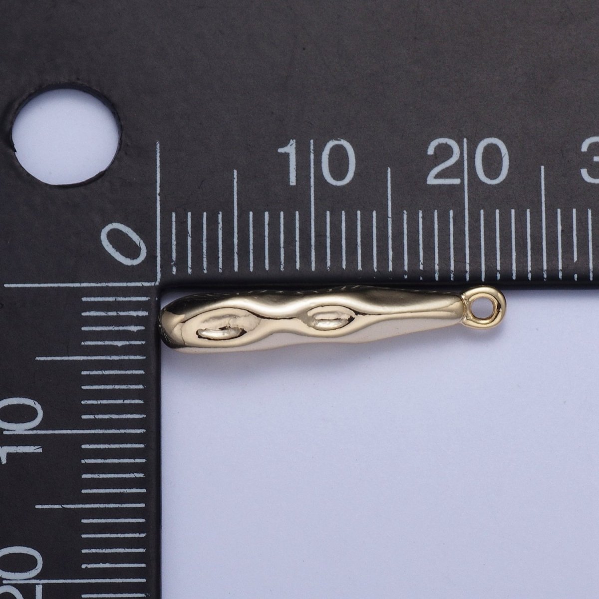 Hammered Long Club Abstract Geometric Charm in Gold & Silver | X-700 X-701