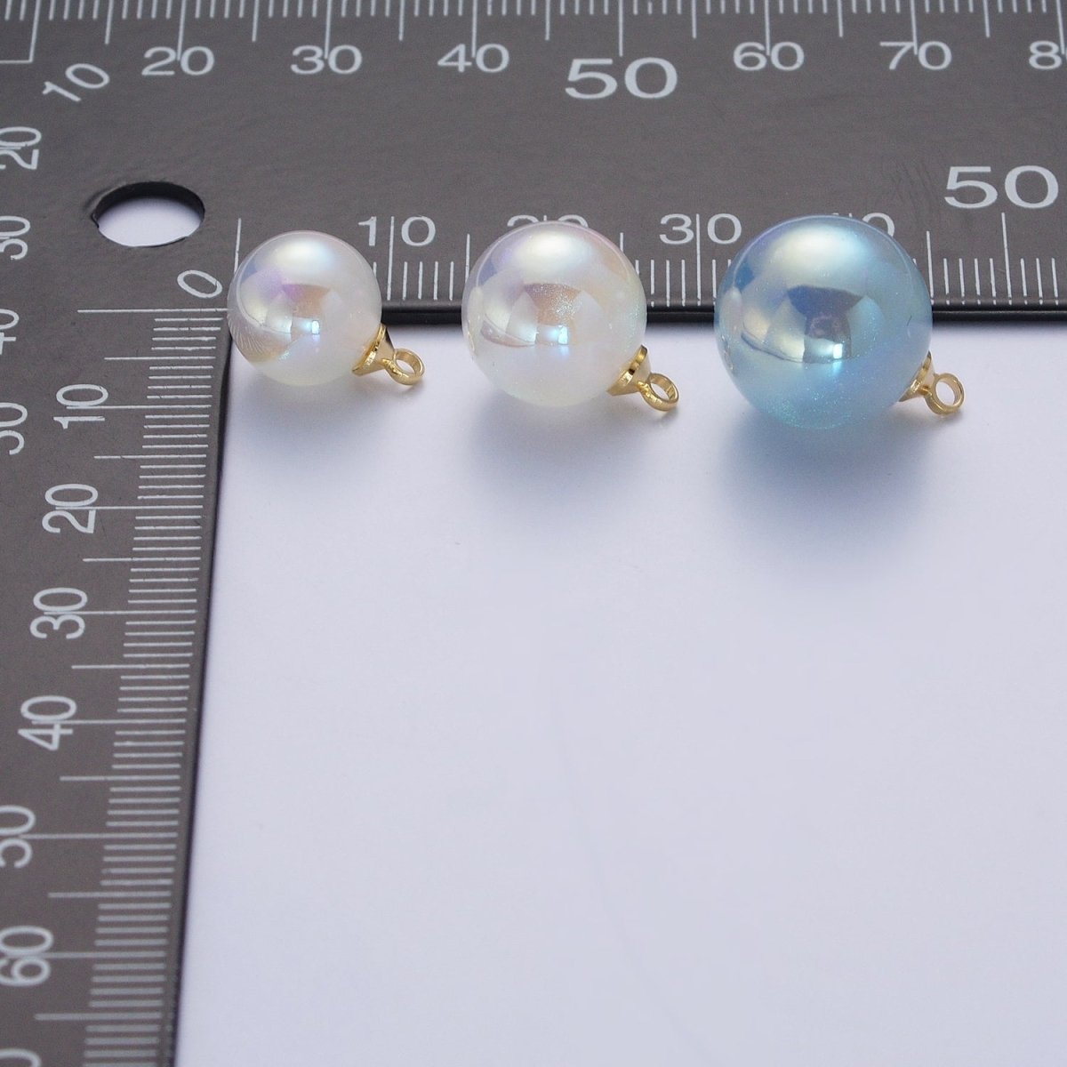 Iridescent Sparkly Blue & White Pearl Round Charm Pendant For Jewelry Making  P-1558~P-1562