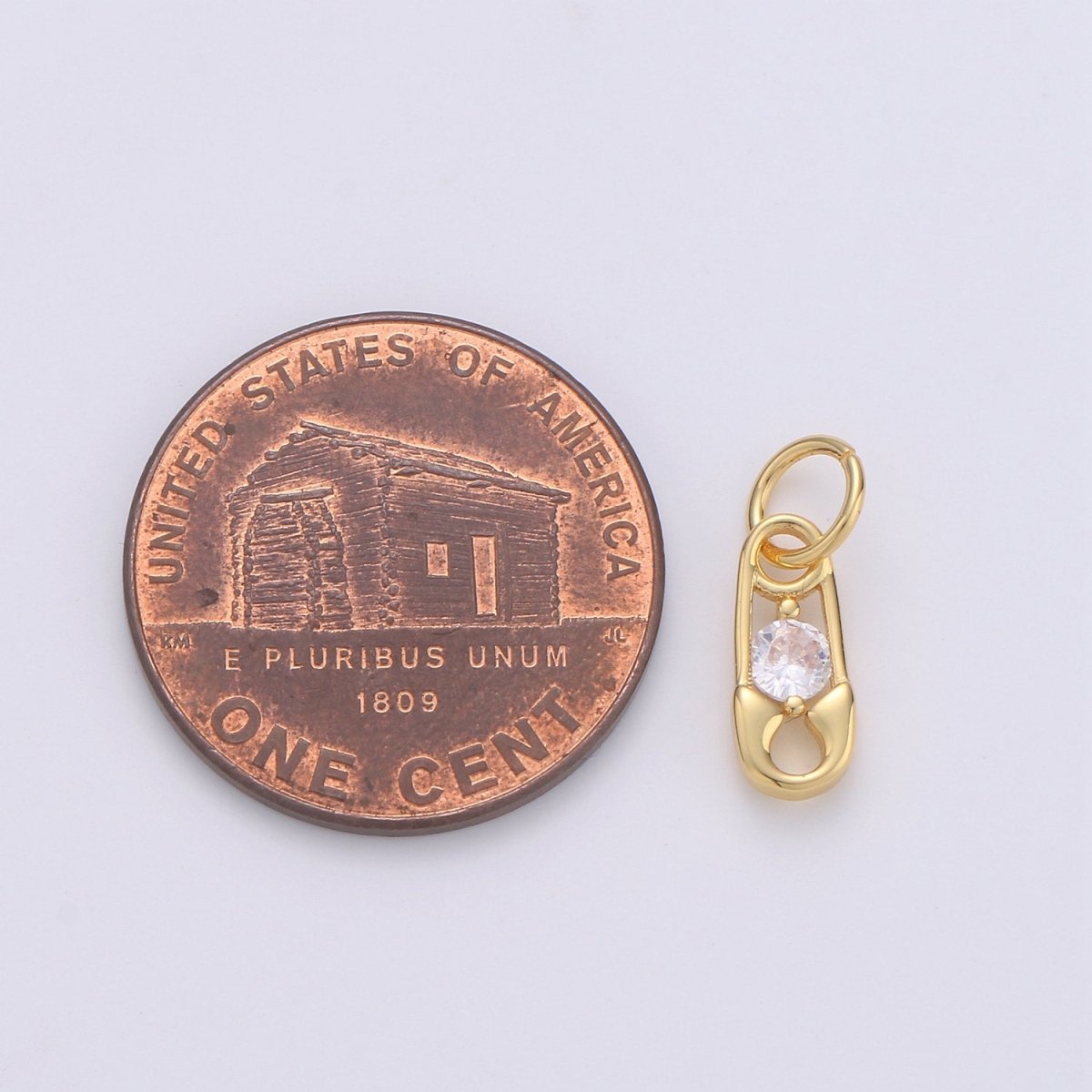 Mini Safety Pin Charm in 24K Gold Filled for Necklace Bracelet Earring Supply D-556 D-557