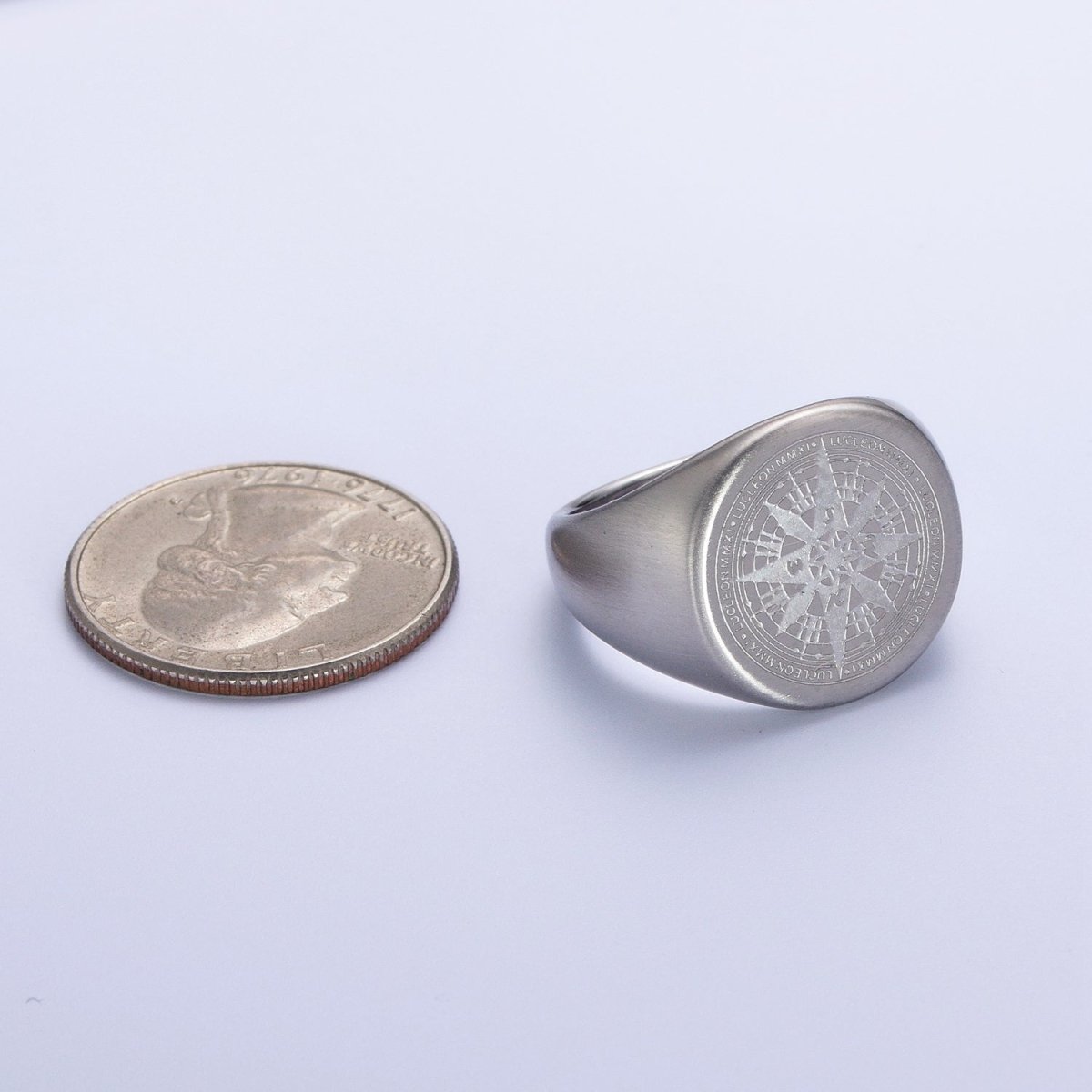 Minimalist Compass Round Signet Ring in Gold & Silver | O-2013~ O-2016 - DLUXCA