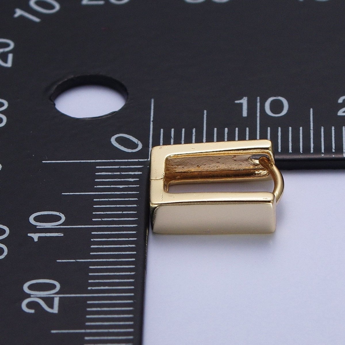 Modern Geometric Square Hoop Earrings in Gold Geometric Jewelry Rectangle Huggie Earring P-252 - DLUXCA