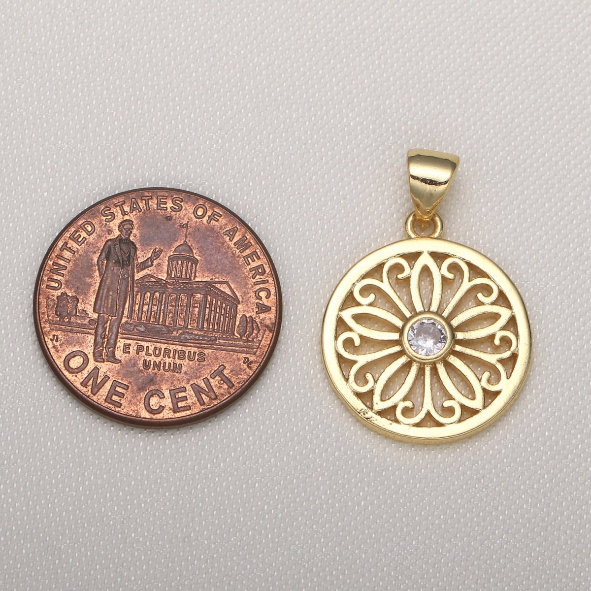 Mono Crystal Plain Gold Daisy Flower Ornament in Circle Charm CZ Gold Plated Floral Charm Pendant GP-582