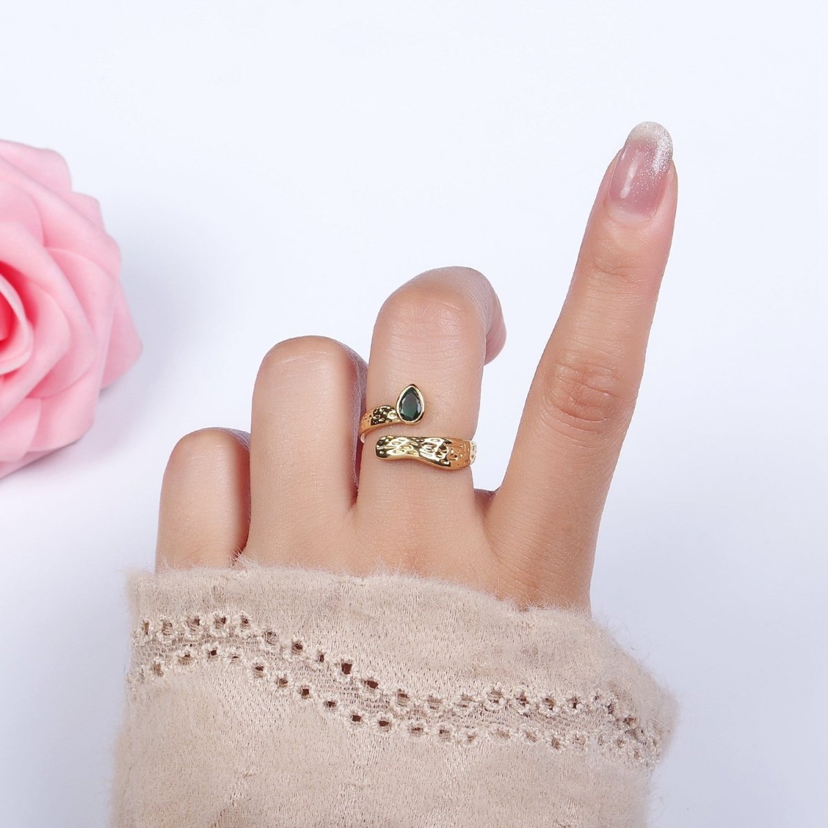 OS 14K Gold Filled Green Teardrop CZ Hammered Band Ring | O-568 - DLUXCA