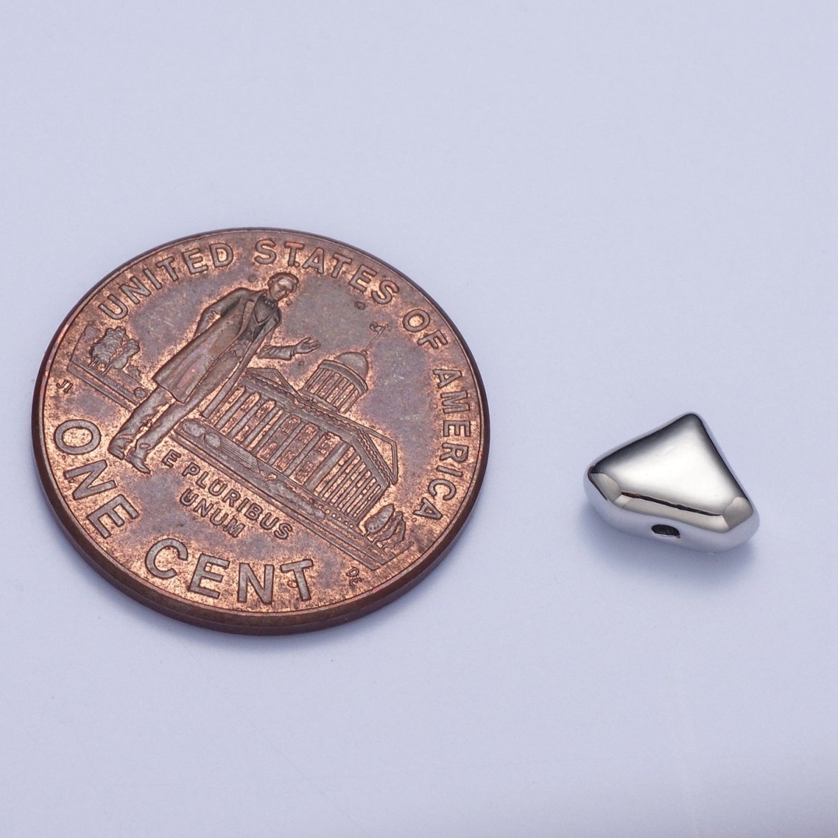 Pieces Pack 5.4mm Mini Triangle Spacer Beads Jewelry Component in Gold & Silver B-070 B-074