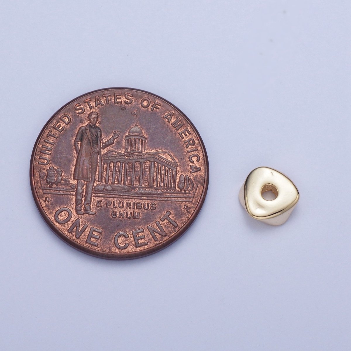 Pieces Pack 6.4mm Triangle Twist Geometric Spacer Beads Jewelry Component in Gold & Silver B-102 B-104