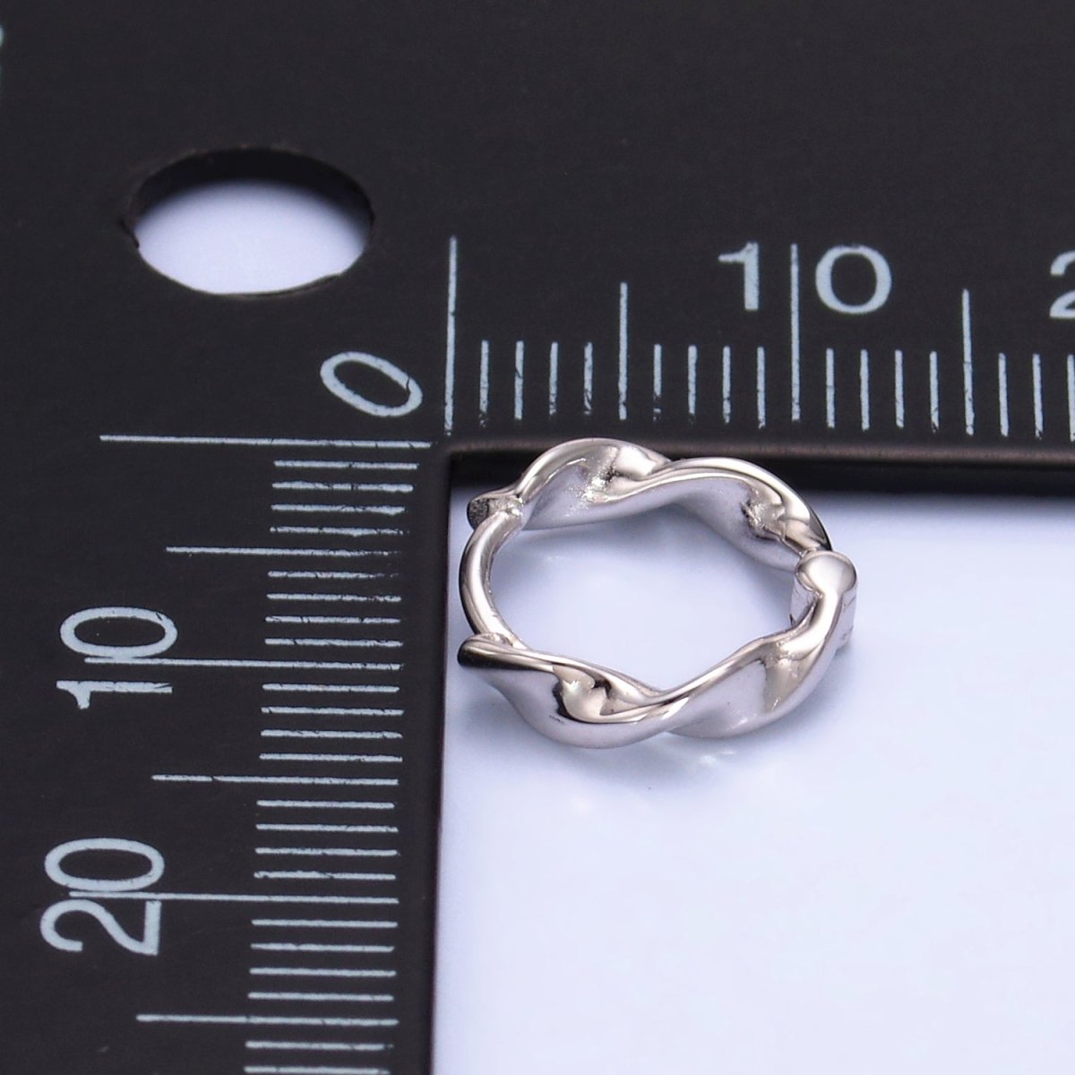 S925 Sterling Silver 12mm Geometric Twisted Cartilage Huggie Earrings | SL - 556 - DLUXCA