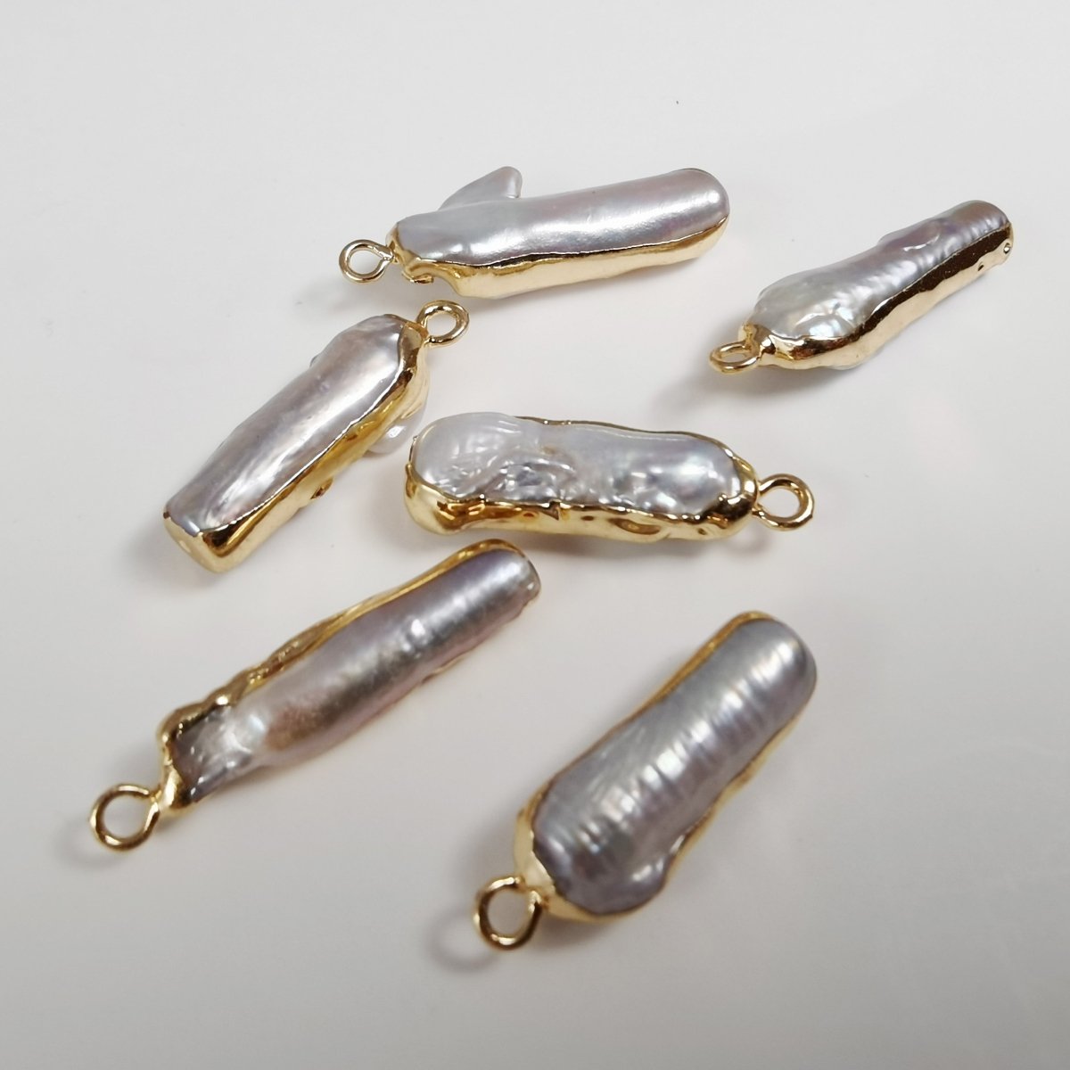 Simple Long Pearl Gold Filled Charm P-1794 - DLUXCA