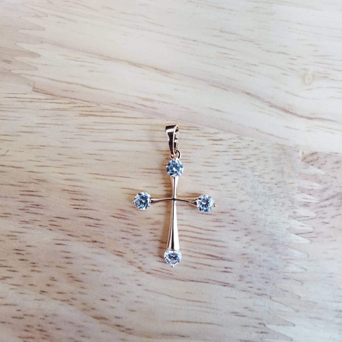 Simple Minimalist Gold Filled Cross Pendants I-827 - DLUXCA