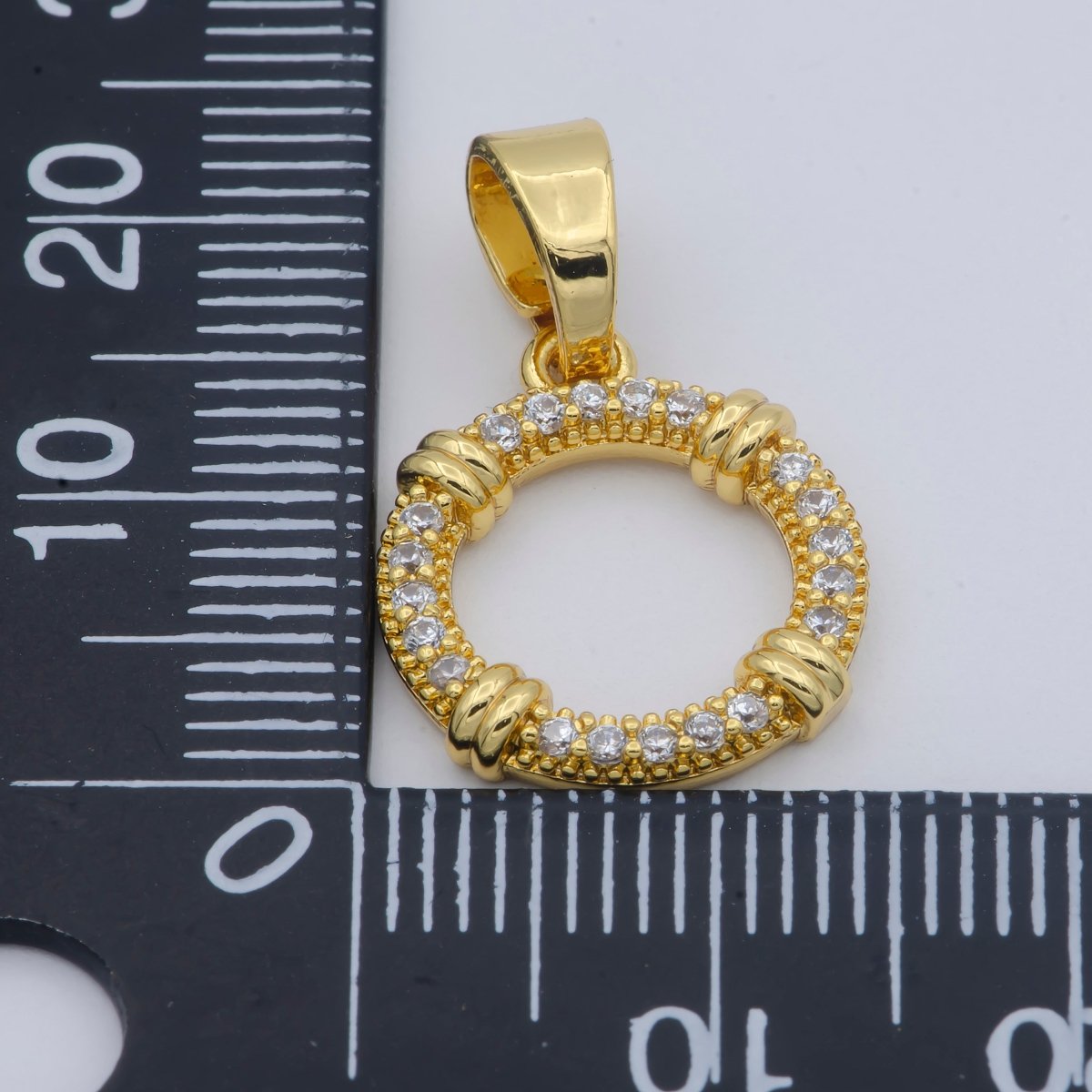 Simple Wreath Gold Filled Pendants J-899 - DLUXCA