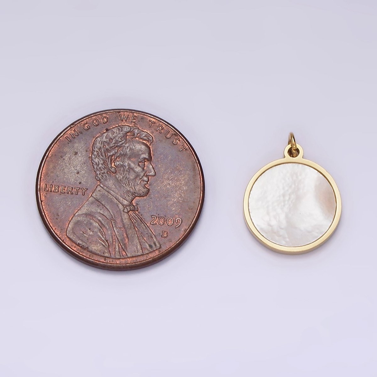 OS Stainless Steel 10mm Shell Pearl Bezel Round Charm | P1246
