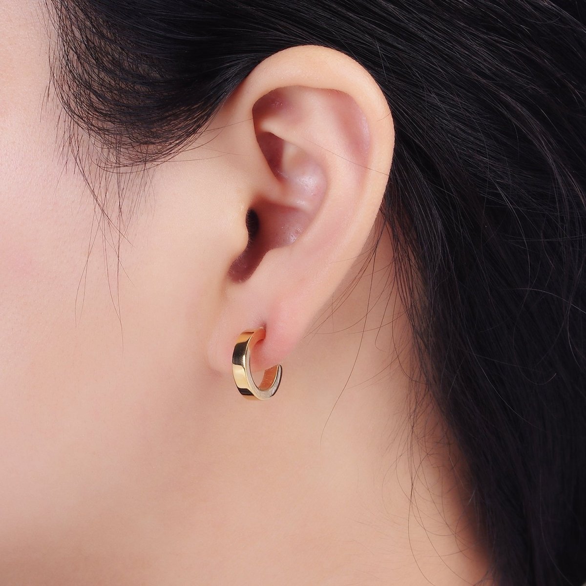 Stainless Steel 13.5mm Flat Minimalist C-Shaped Cartilage Hoop Earrings in Gold & Silver | V191