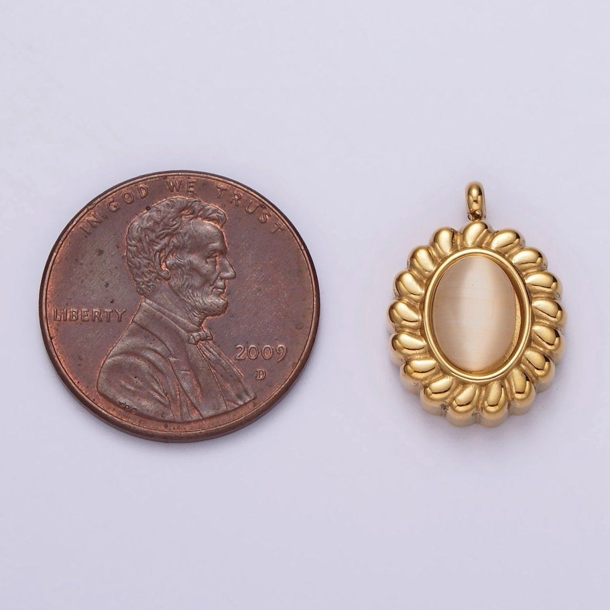 Stainless Steel 17mm Chrysoberyl Cat's Eye Puffed Outline Oval Charm in Gold & Silver | P1261