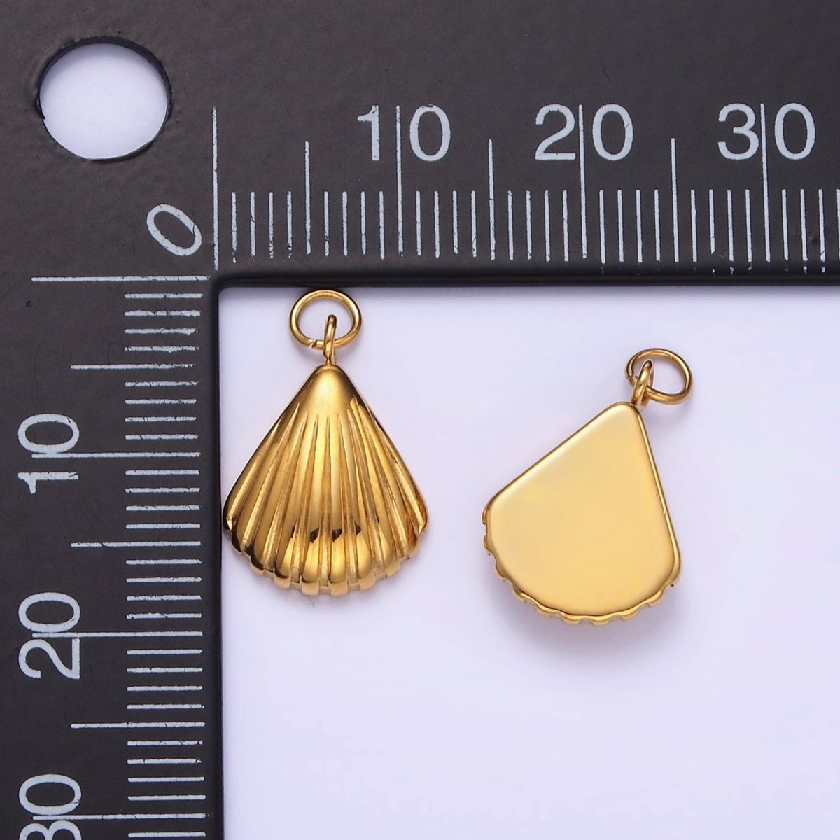 Stainless Steel 18mm Clam Sea Shell Minimalist Charm | P960 - DLUXCA