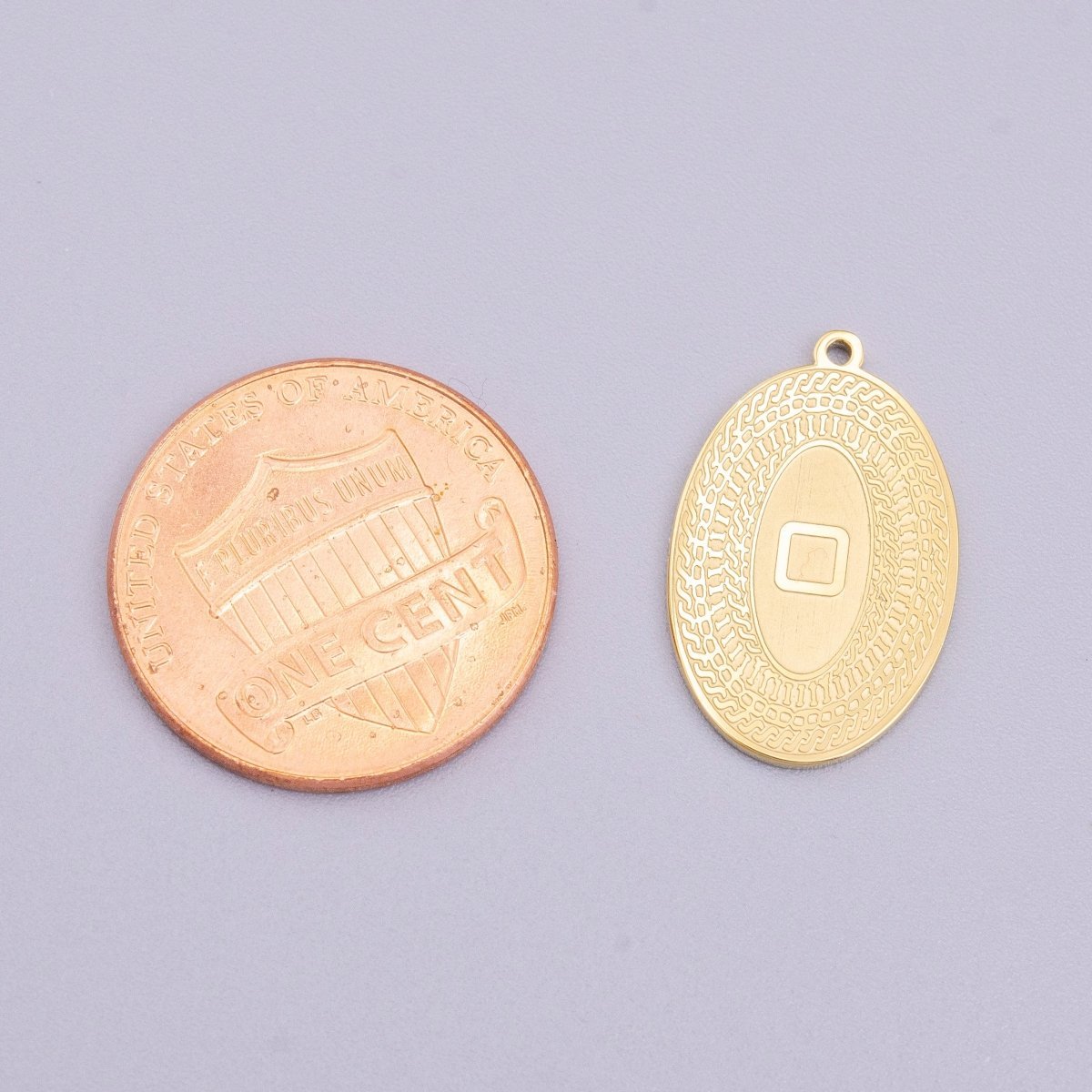 Stainless Steel 19.5mm Geometric Engraved Box Oval Charm in Gold & Silver | P-919