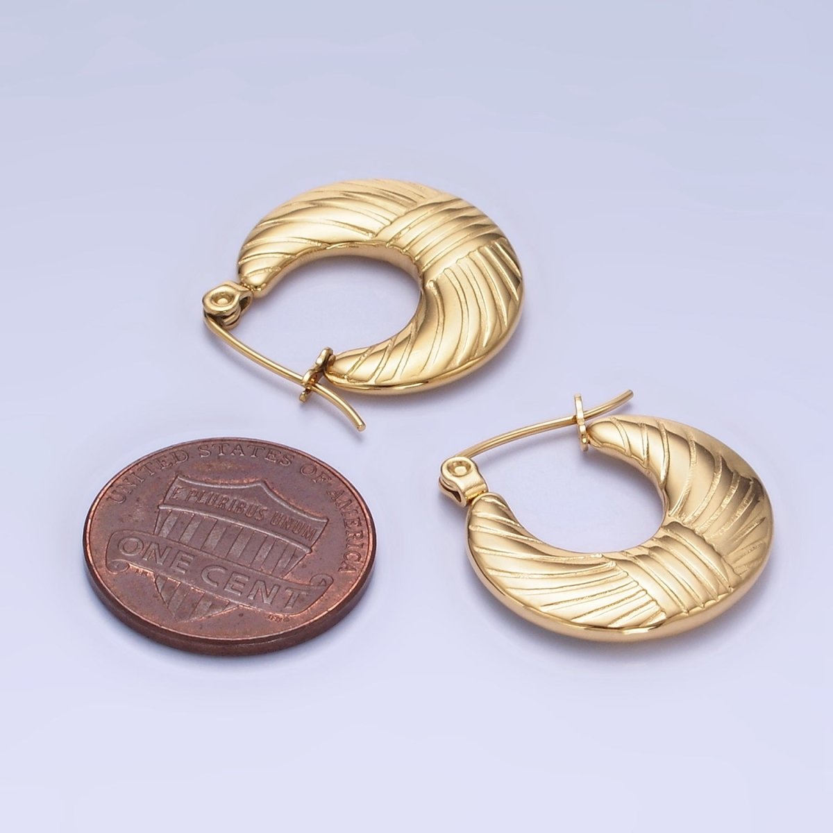 Stainless Steel 20mm Lined Round Latch Hoop Earrings in Gold & Silver | AB1386 AB1387