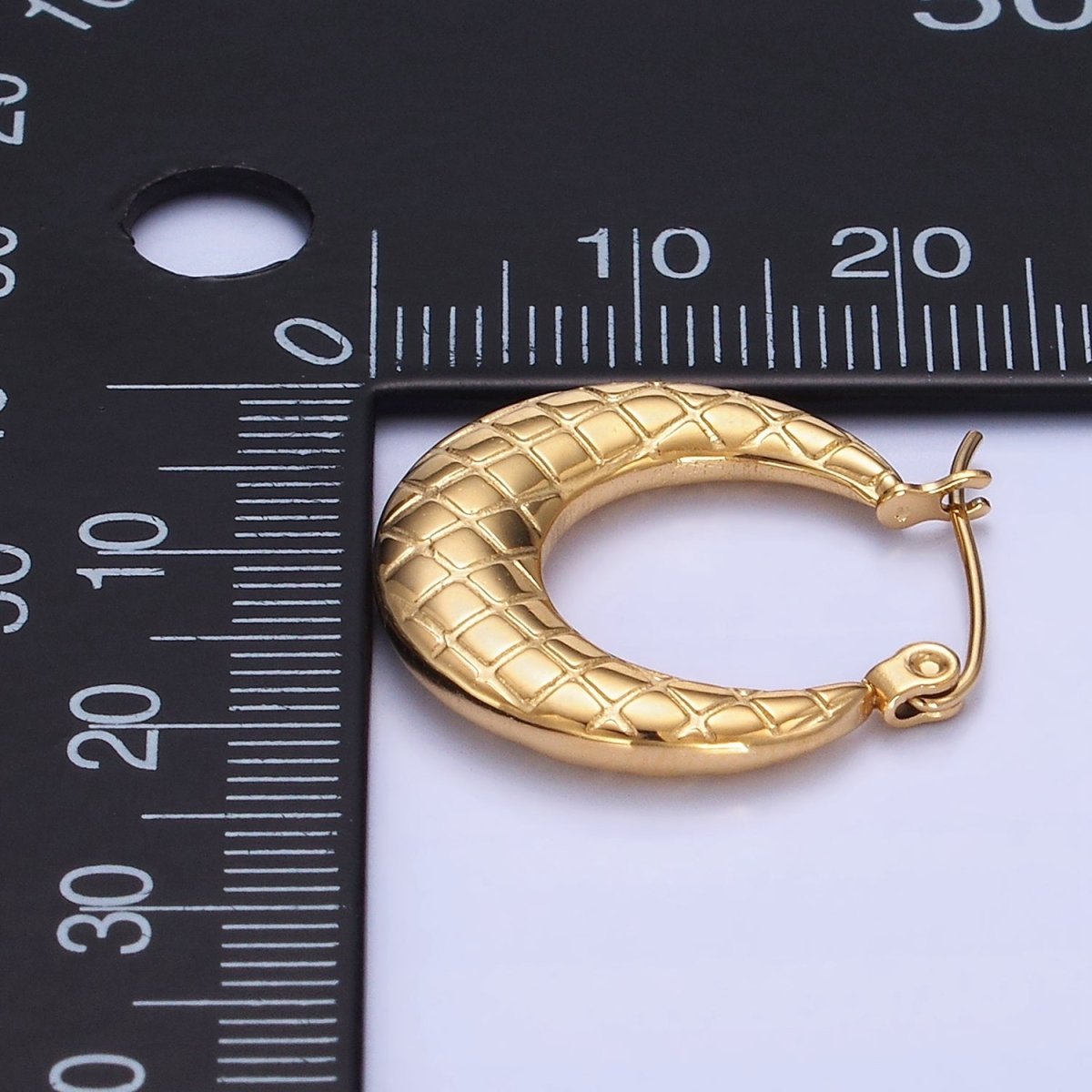 Stainless Steel 20mm Quilted Lined Latch Hoop Earrings in Gold & Silver | AB-A1378 AB-A1379