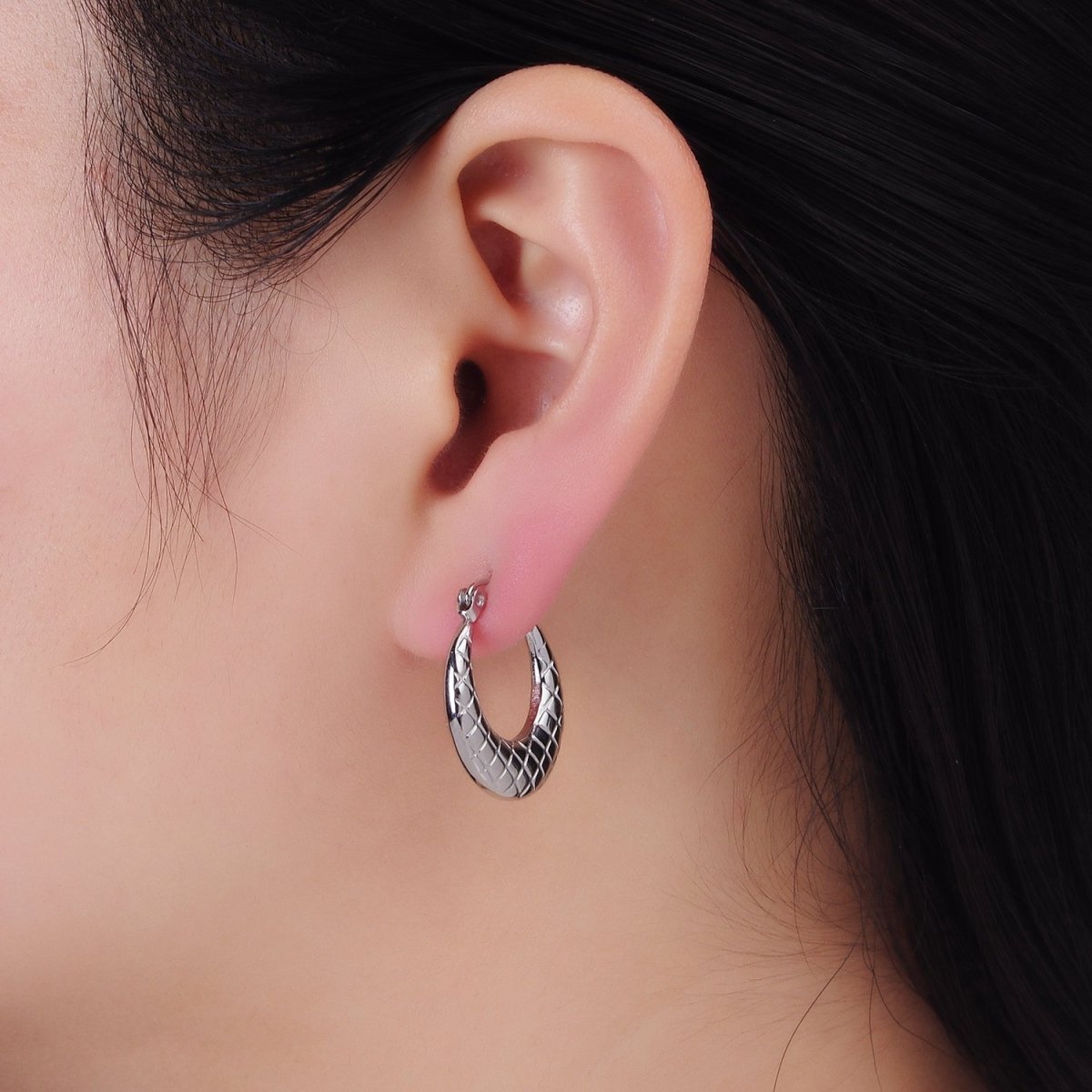 Stainless Steel 20mm Quilted Lined Latch Hoop Earrings in Gold & Silver | AB-A1378 AB-A1379