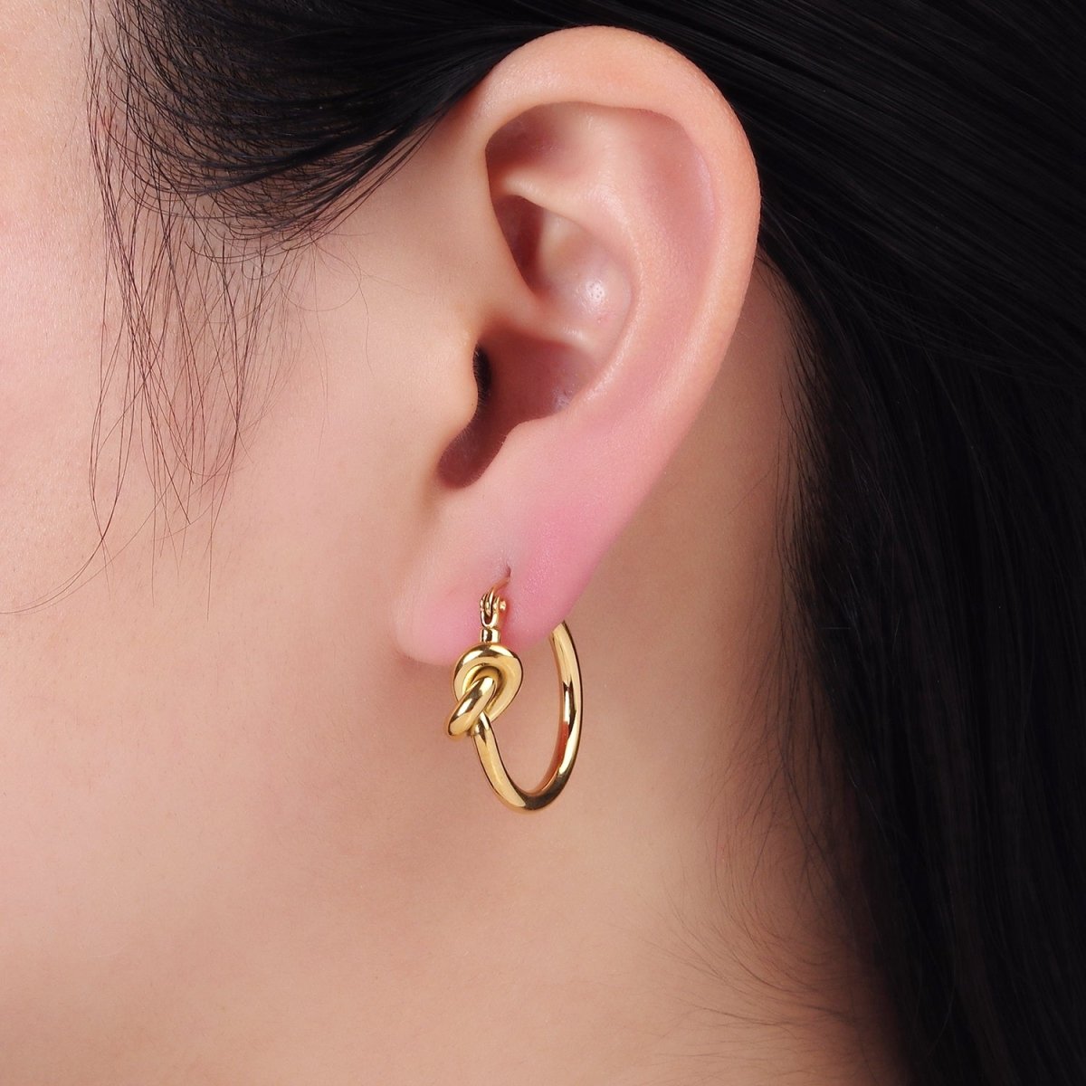 Stainless Steel 25mm Knot Latch Hoop Earrings in Gold & Silver | P448 P449