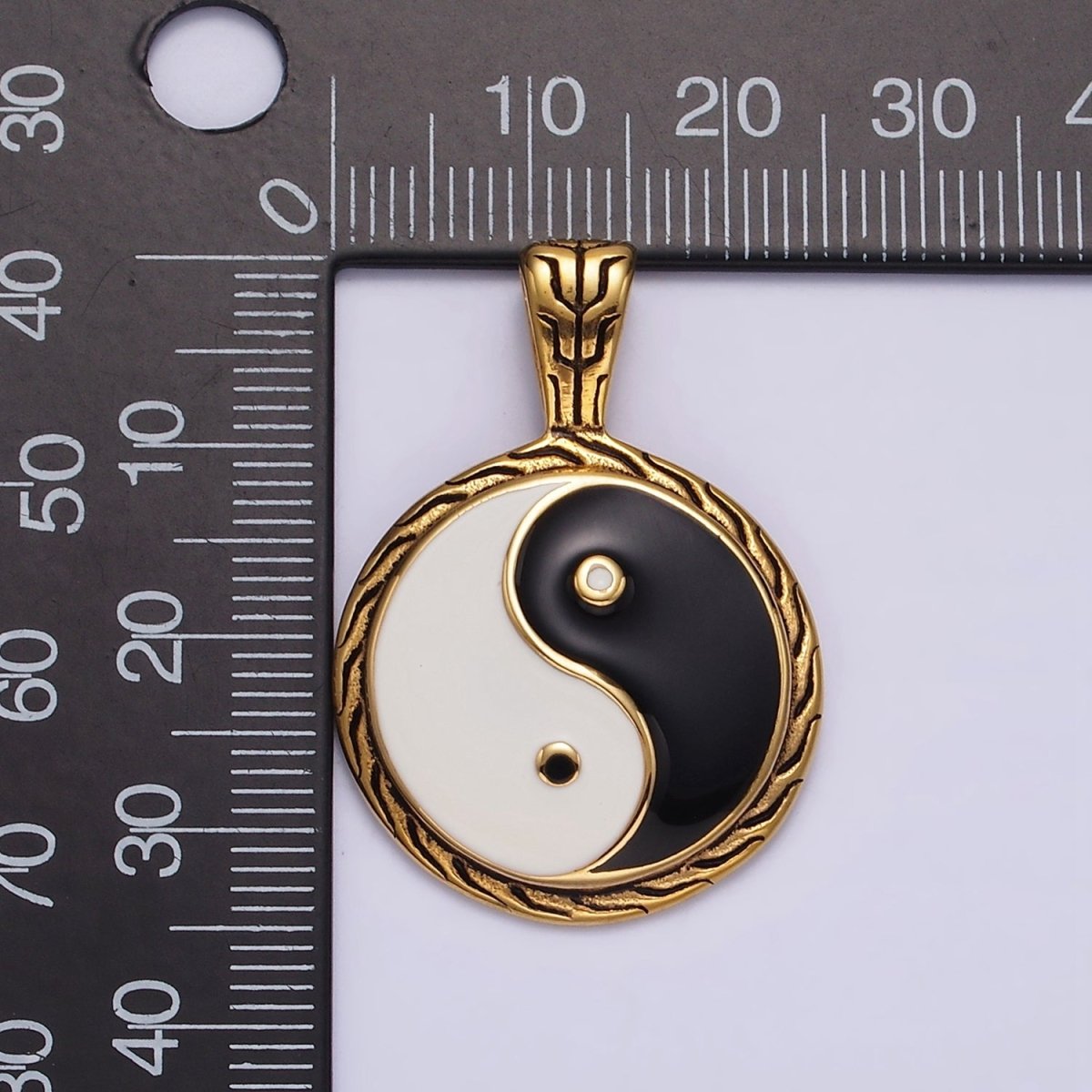 Stainless Steel 35mm Yin Yang Enamel Round Line-Textured Pendant in Silver & Gold | P-723