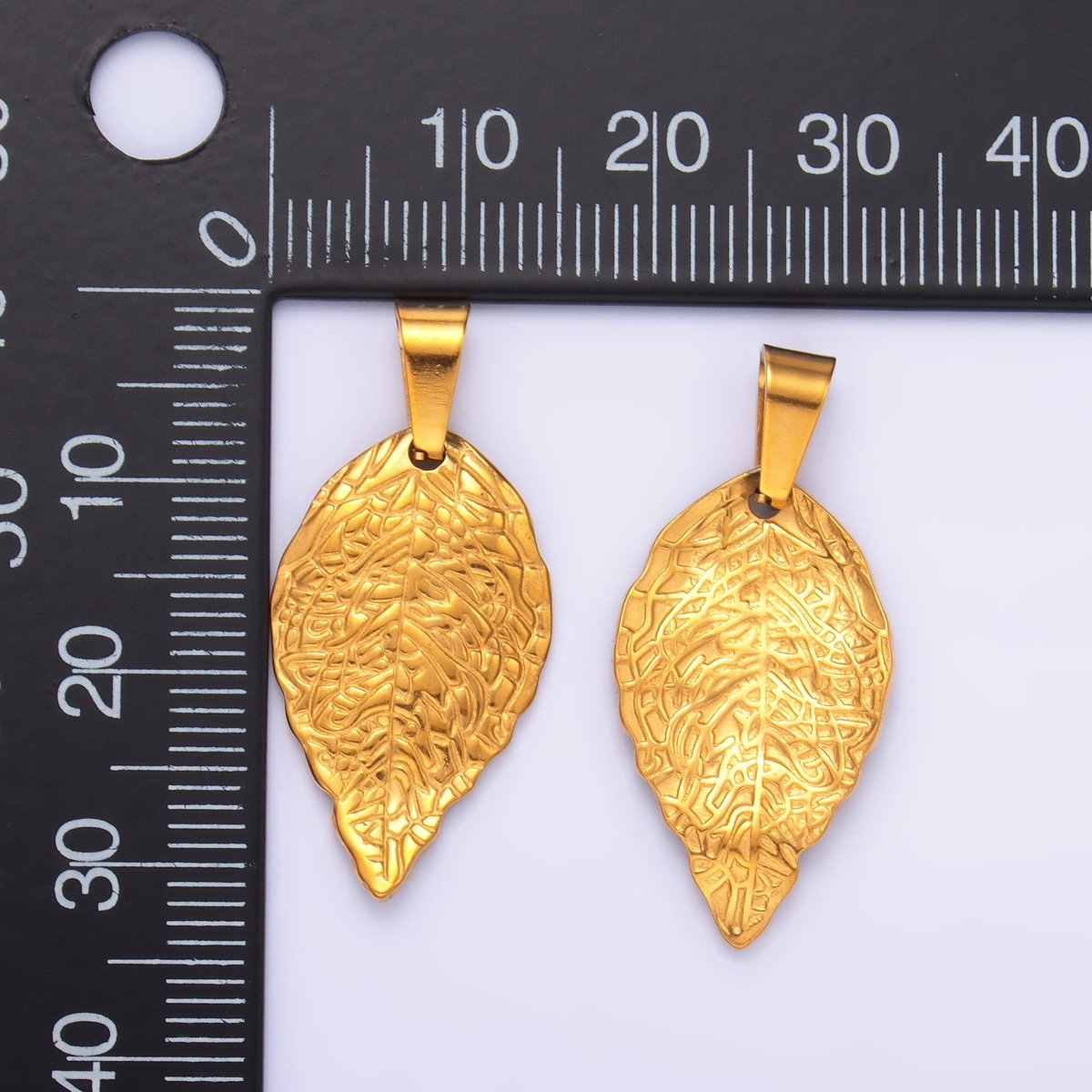 Stainless Steel Artisan Leaf Nature Pendant | P1212 - DLUXCA