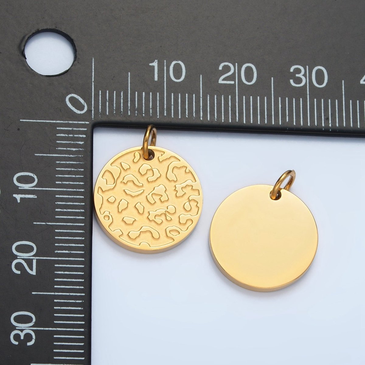 Stainless Steel Animal Cheetah Print Round Charm in Gold & Silver | P638