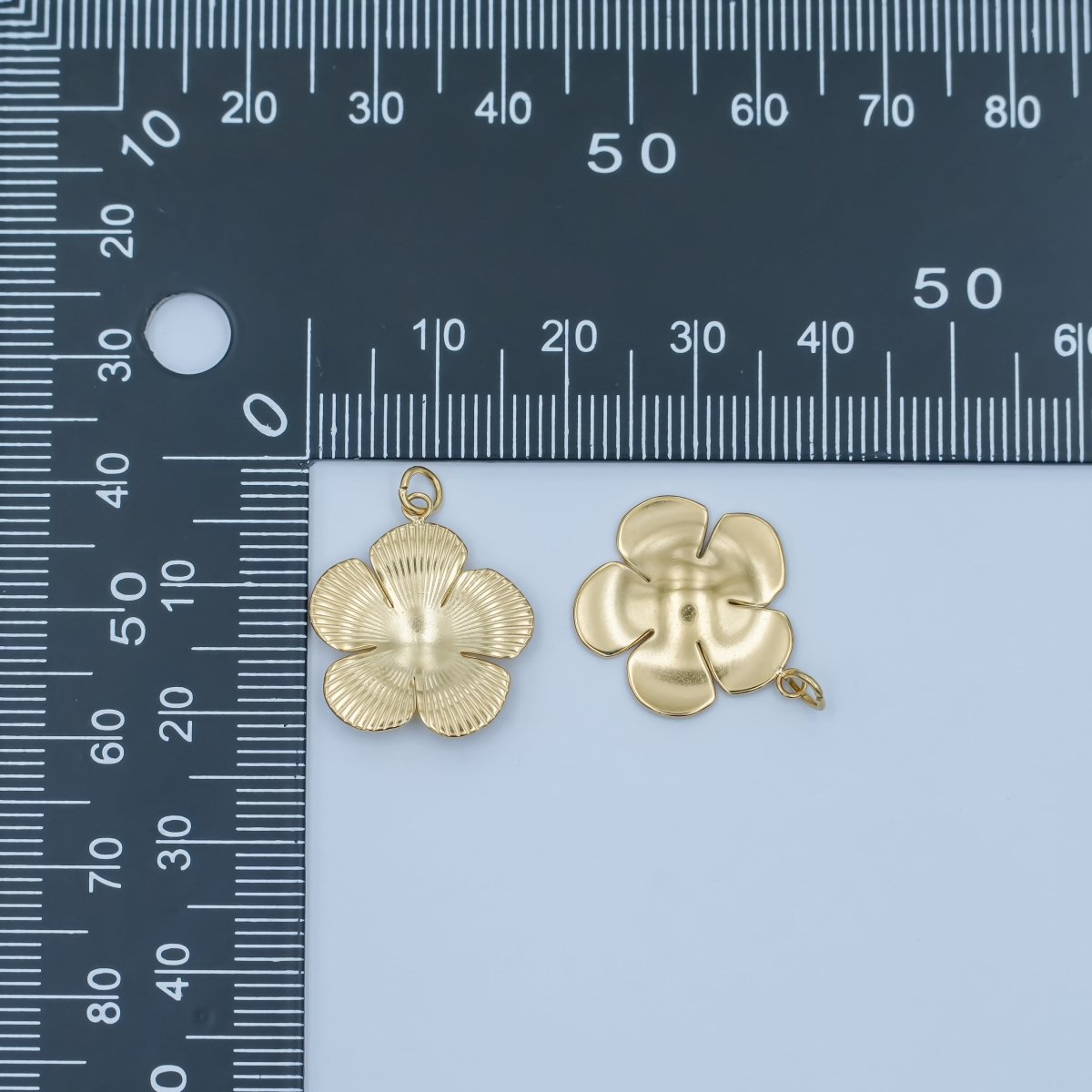 Stainless Steel Ringed Lined Flower Charm | P791 - DLUXCA