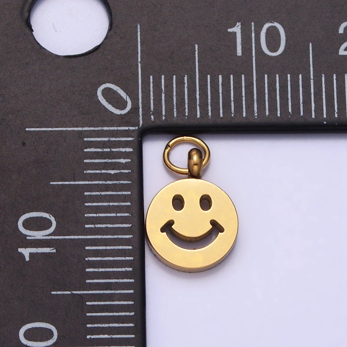 Stainless Steel Smiley Face 8mm, 12mm Round Charm in Gold & Silver | P-882 P-883