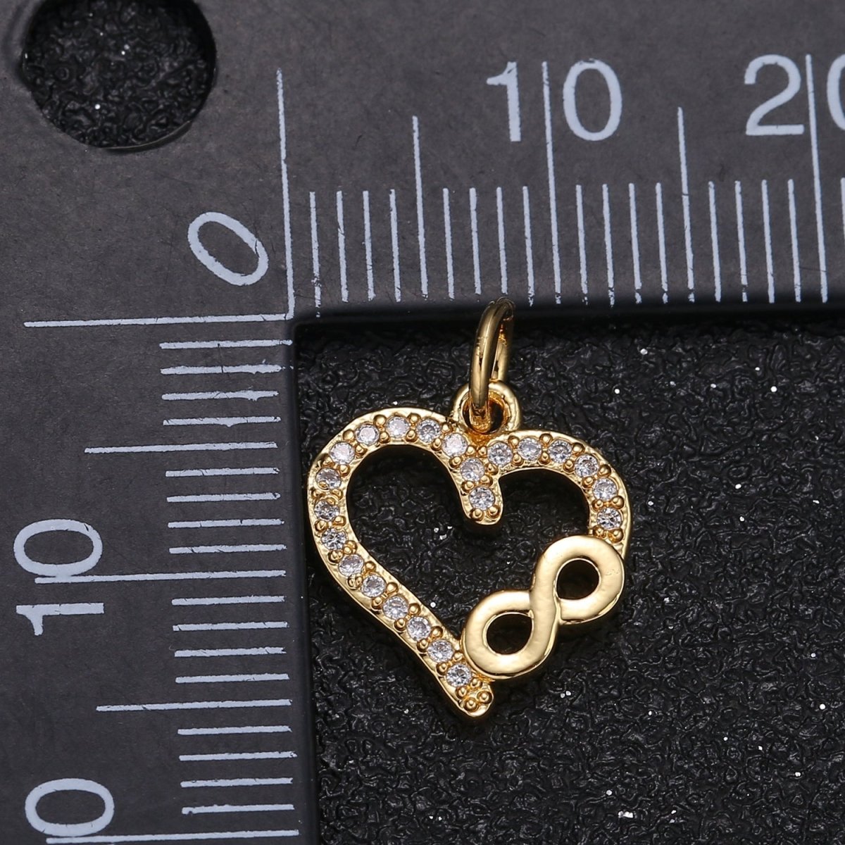 Tiny Golden Crystal Frame Infinity Heart Charm CZ Dainty Eternal Love Heart Micro Pave Charm Pendant GP-005