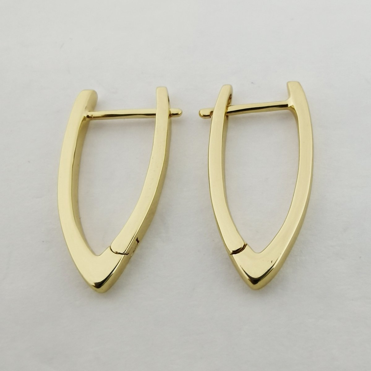 V-Shaped Ellipse Golden Huggies Earring, Plain Gold Filled Oval Ellipse Geometric Daily Wear Earring Jewelry Q-227