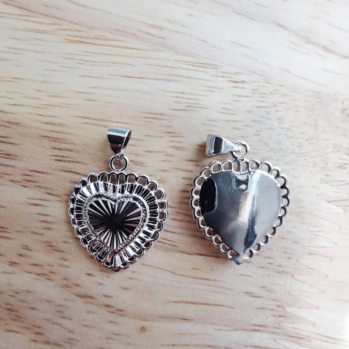 White Gold Filled Dainty Heart, Minimalist Style Stripes Love DIY Bracelet Charm Necklace Pendant with Bails Findings for Jewelry Making I-824 - DLUXCA
