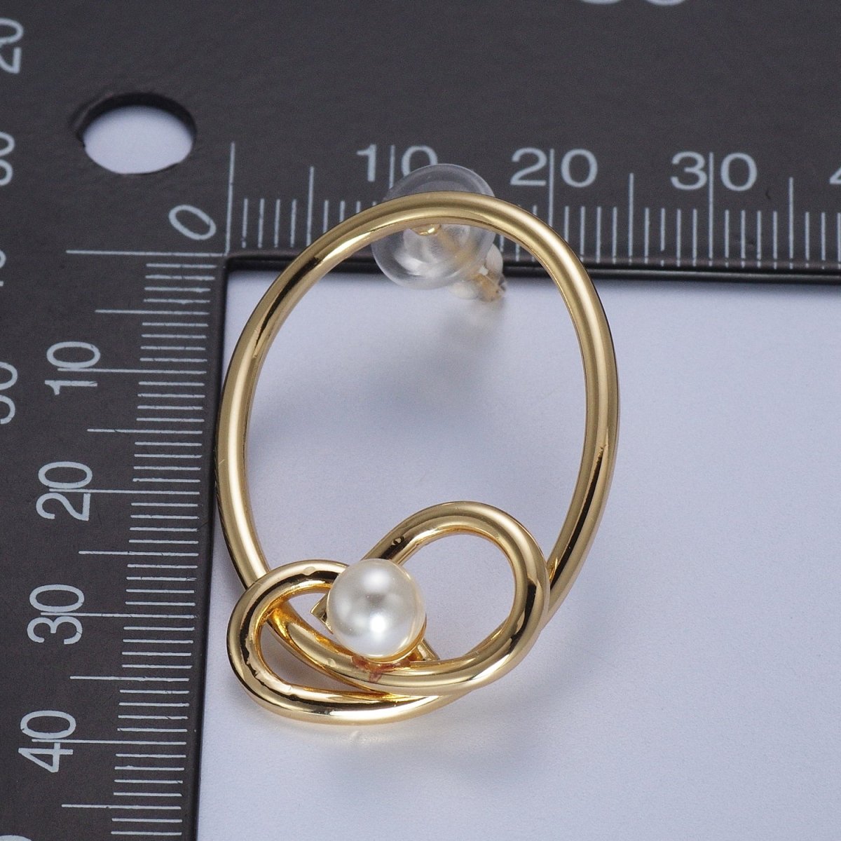White Pearl Rounded Oval Geometric Bar Gold Stud Statement Earrings | Y-275 - DLUXCA