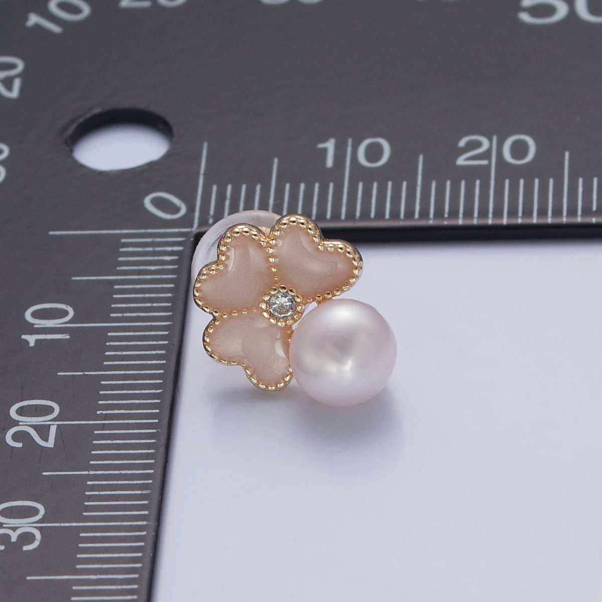 OS White Pearl Stud Earring with Pink Heart for Wedding Jewelry T-531