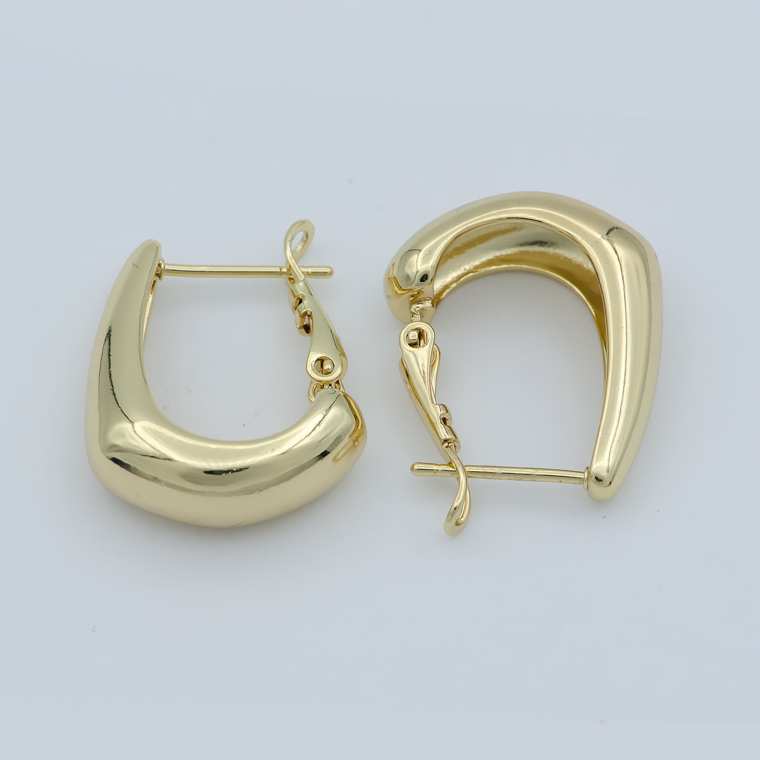 1pair Golden L Letter Shape Huggies Earrings, Gold Filled Alphabet Geometric Daily Wear Earring Jewelry P258 - DLUXCA