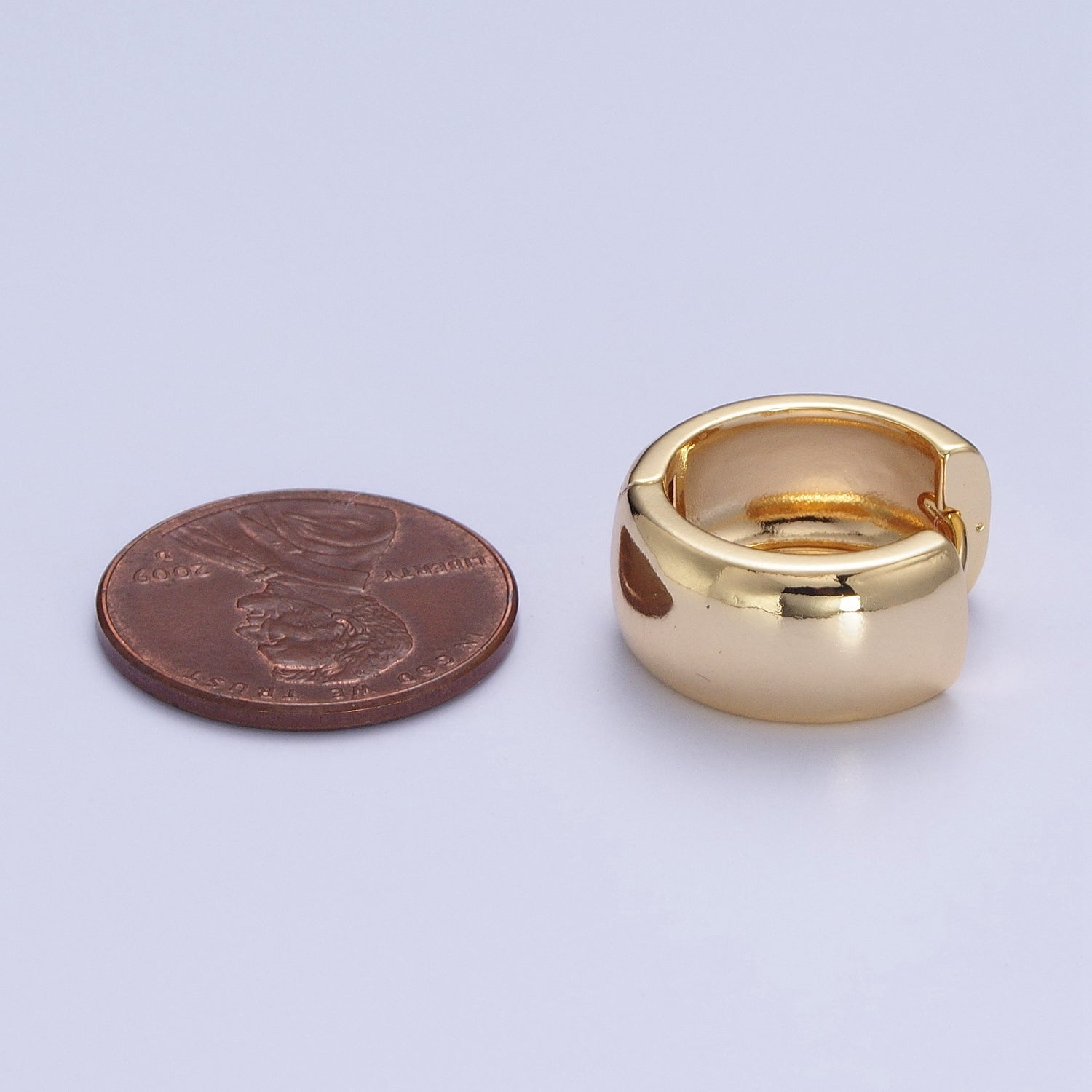 Minimalist 24K Gold Filled Thick 15.8mmx17.7mm Huggie Hoop Earrings T-185 - DLUXCA