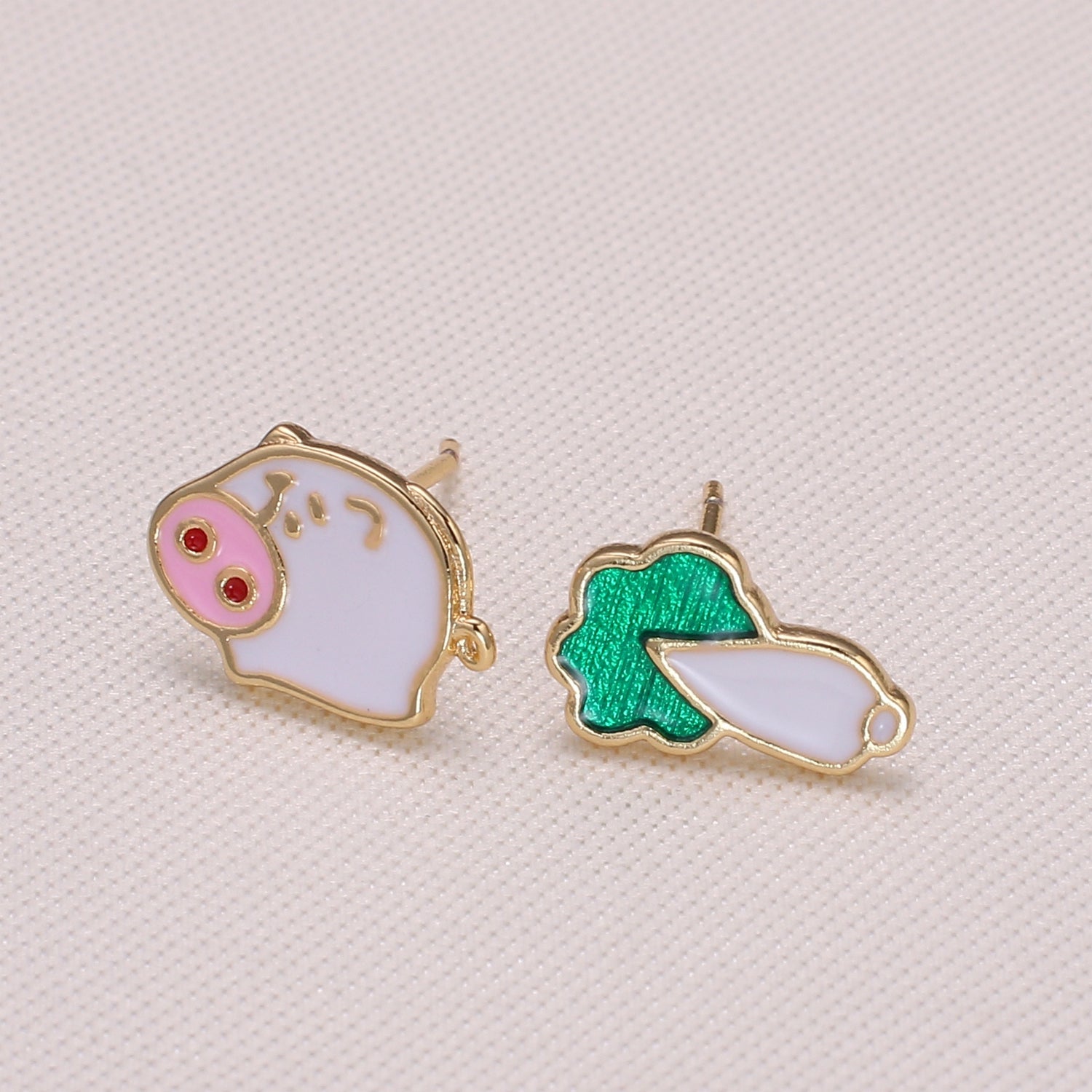 Gold Plated Dainty Piggy and Turnip Stud Earring Golden Tiny Nature Animal Veggies Earring Jewelry GP-1038 - DLUXCA