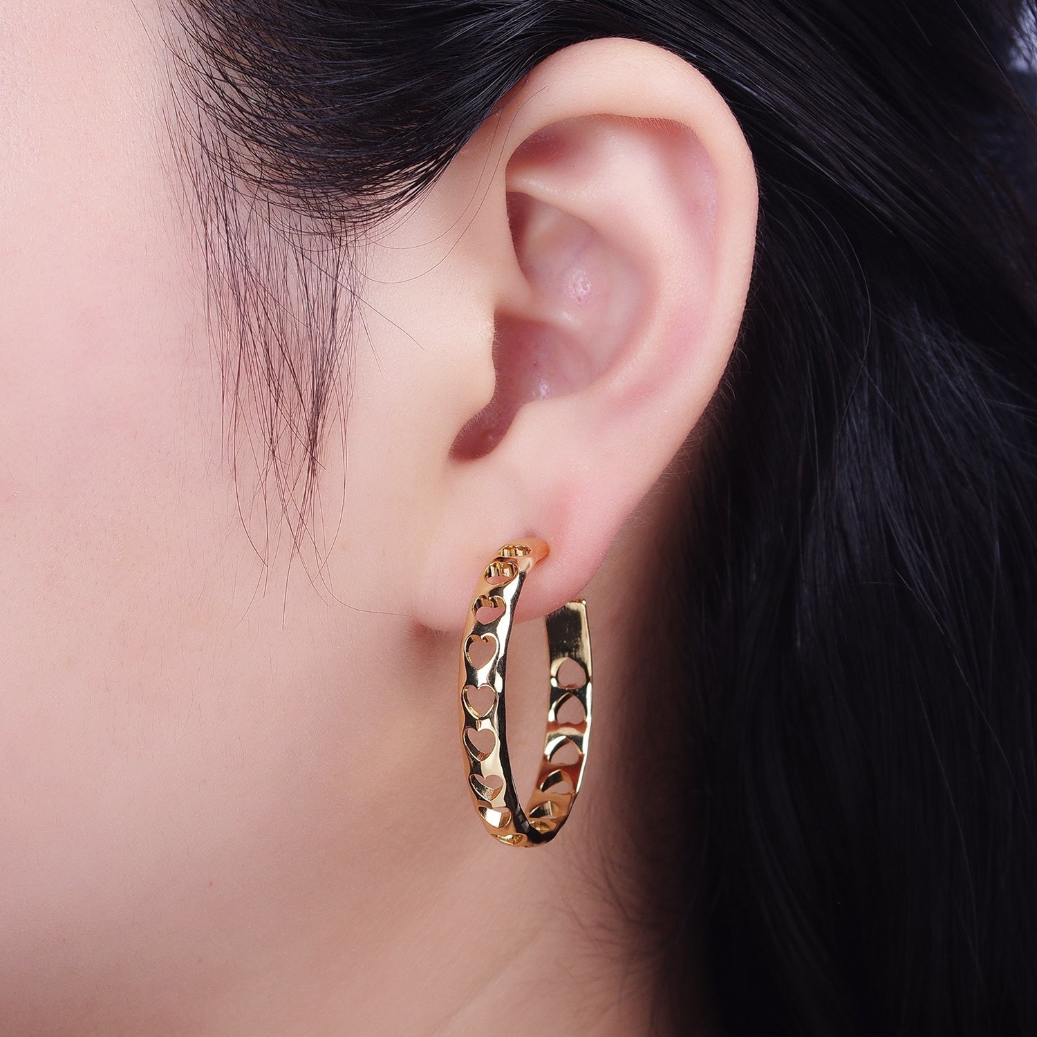 33mm Love Heart Outline Band C-Shaped Hoop Gold Stud Earrings For Valentine | X863 - DLUXCA