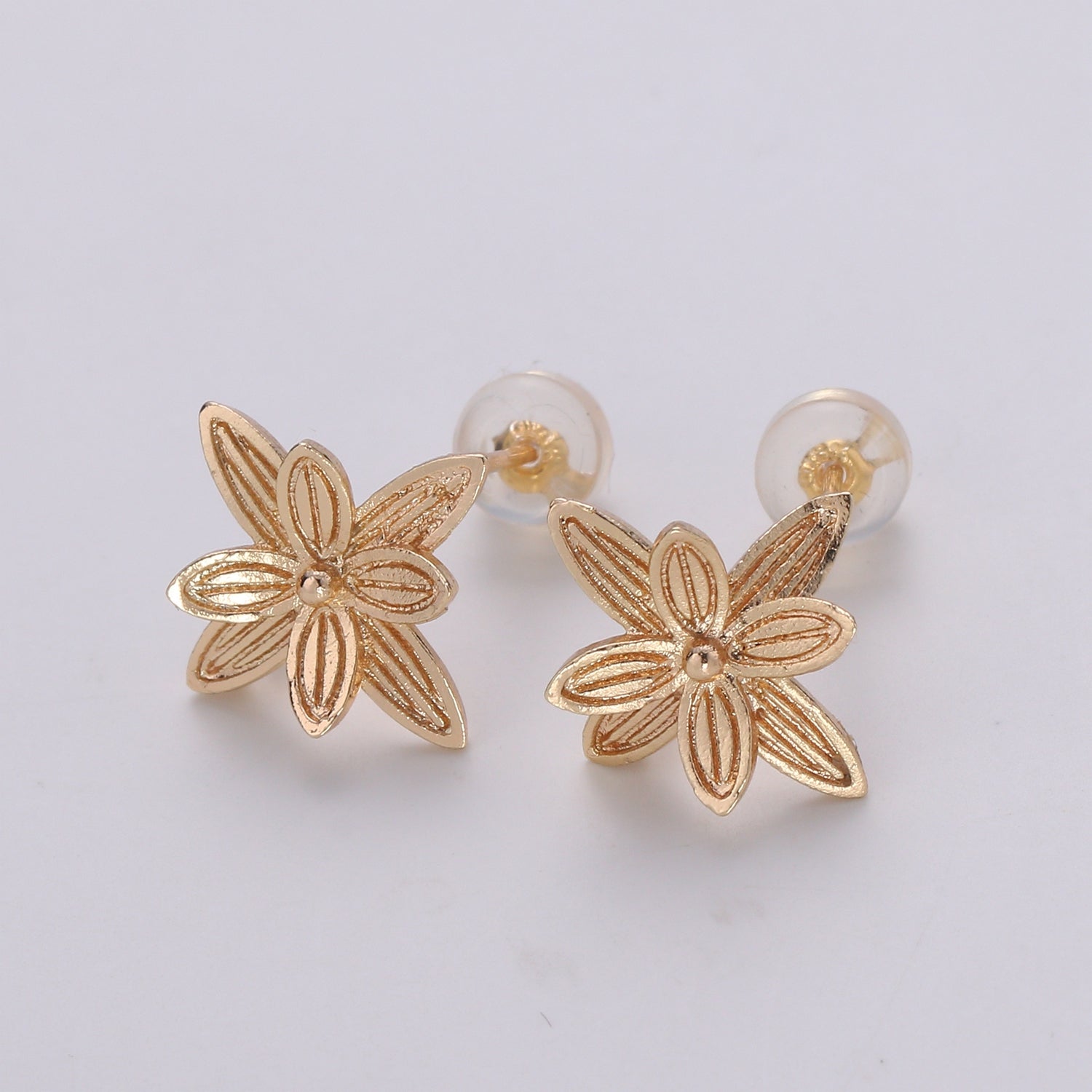 1 Pair Dainty Gold Filled Blooming Flower Studs - L018 - DLUXCA