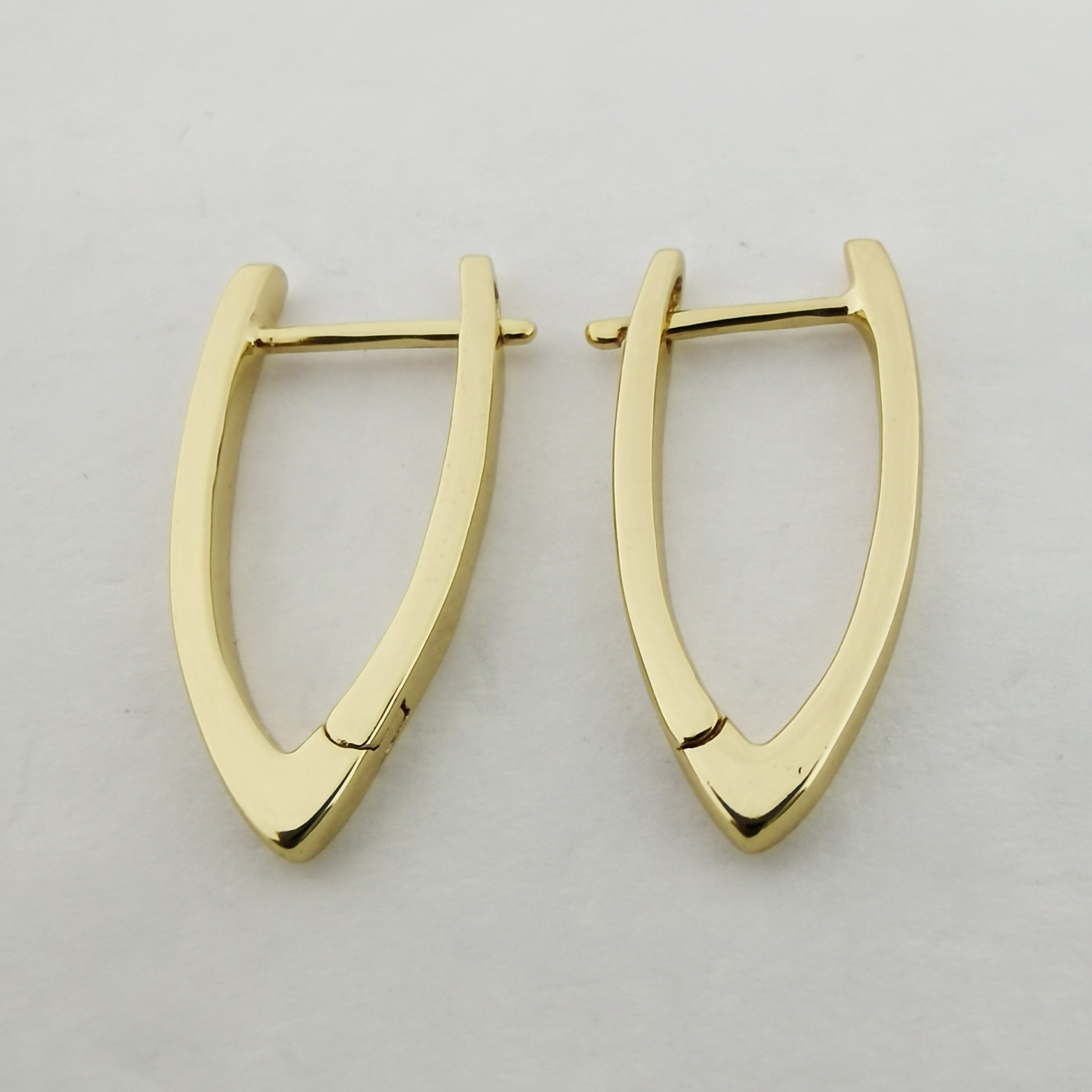 1pair V-Shaped Ellipse Golden Huggies Earring, Plain Gold Filled Oval Ellipse Geometric Daily Wear Earring Jewelry Q227 - DLUXCA