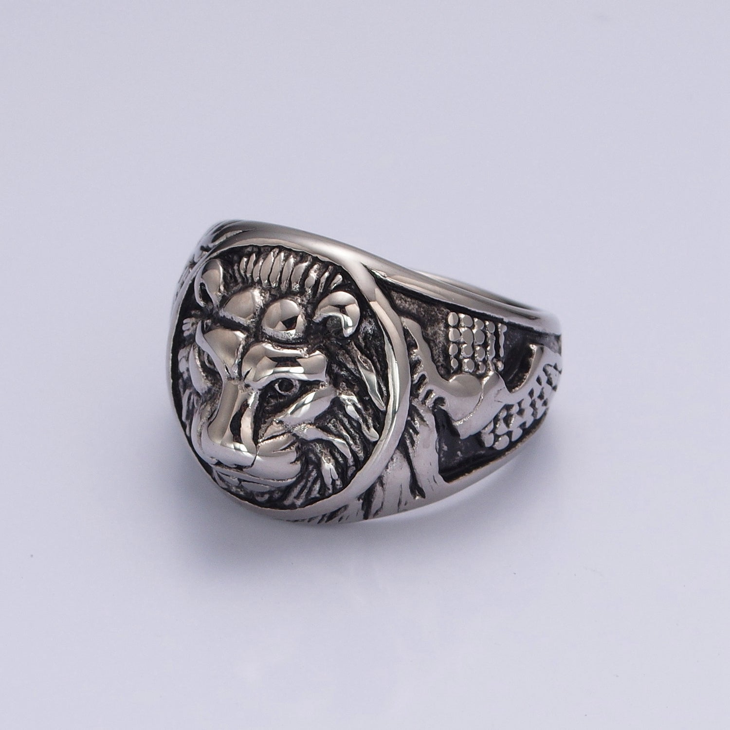 Men's Vintage Stainless Steel Ring Lion Head Shield Biker Gold / Silver Band Men Jewelry S-049 S-050 S-051 - DLUXCA