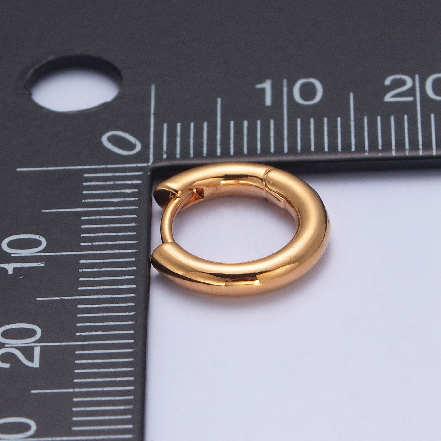 24K Gold Filled Minimalist 13mm / 15mm Huggie Hoop Earrings | W707 WA706 - DLUXCA