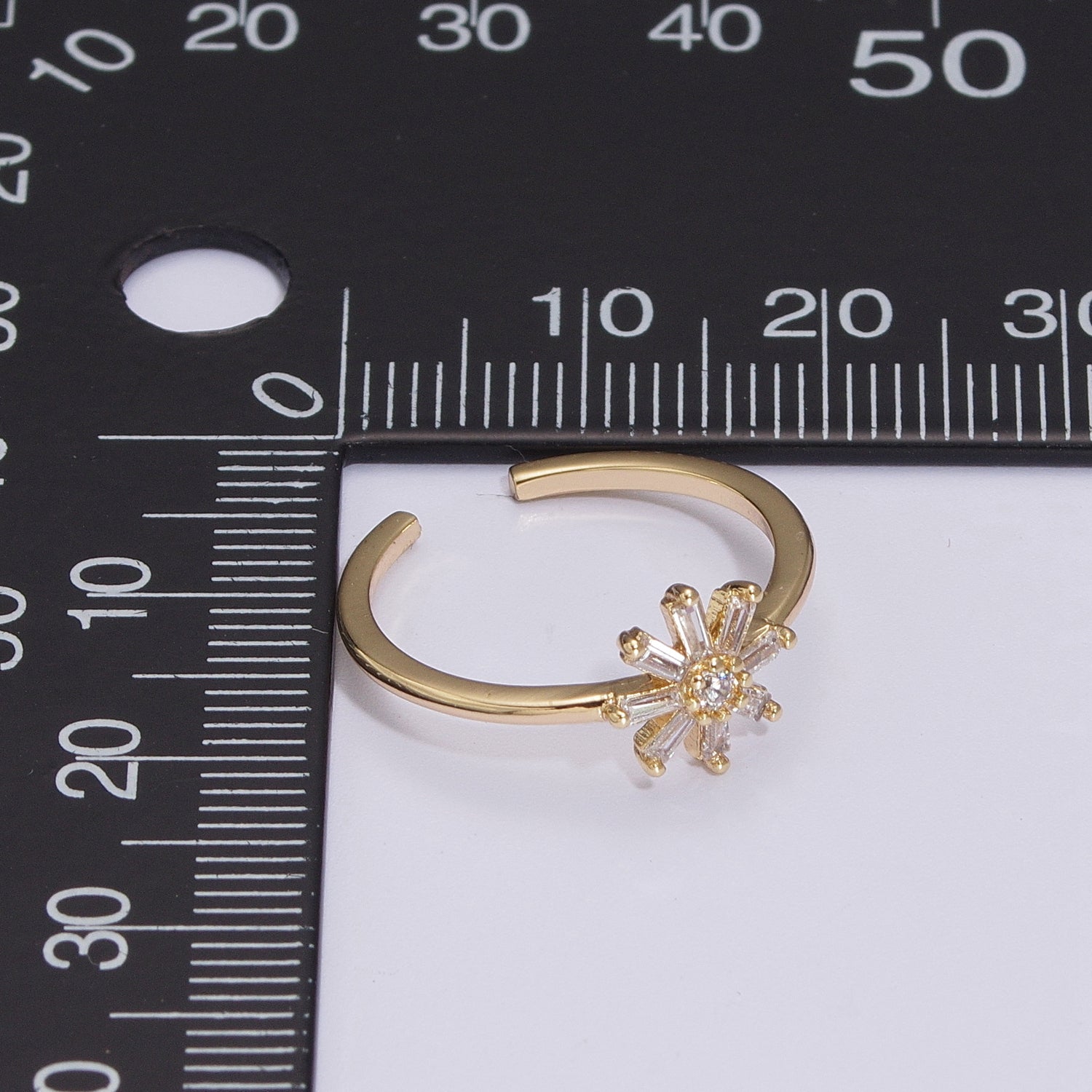 Daisy - Flower Ring - 18K Gold Filled Ring - Minimalist Ring - Stackable Ring - Thin Gold Ring - Birthday Gift - Gift For Her - DLUXCA